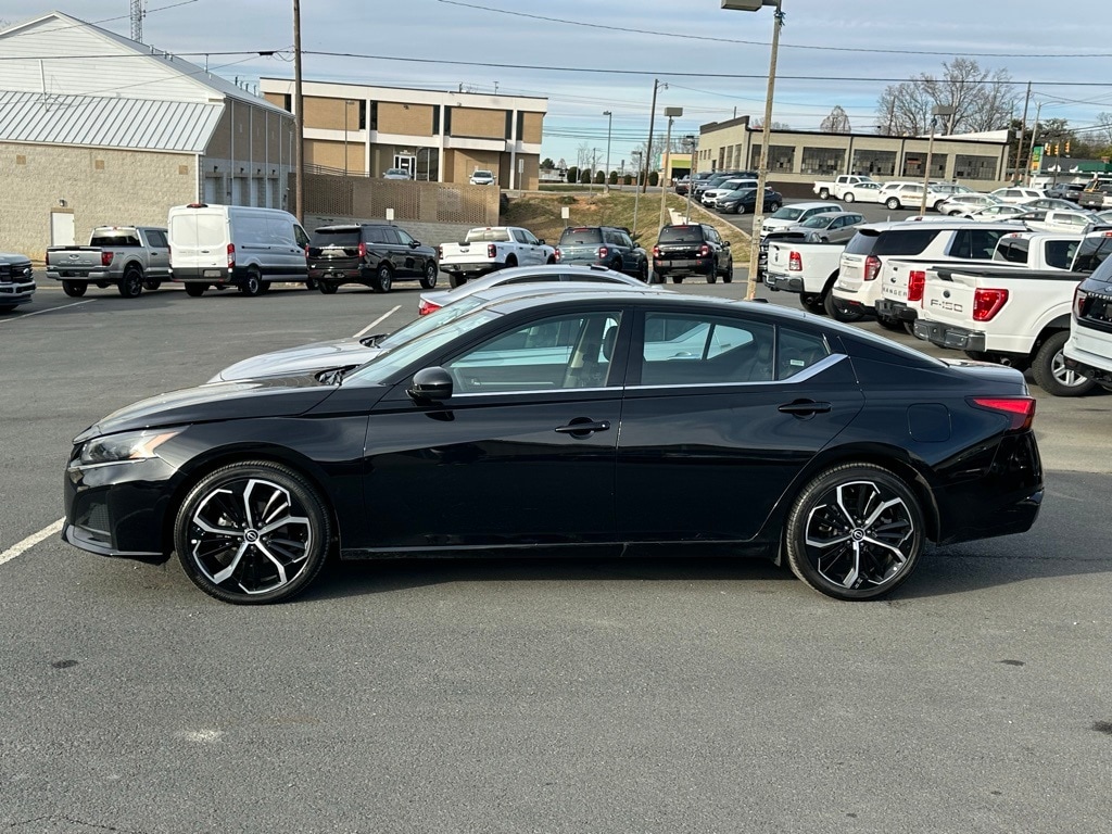 Used 2025 Nissan Altima SR Sedan