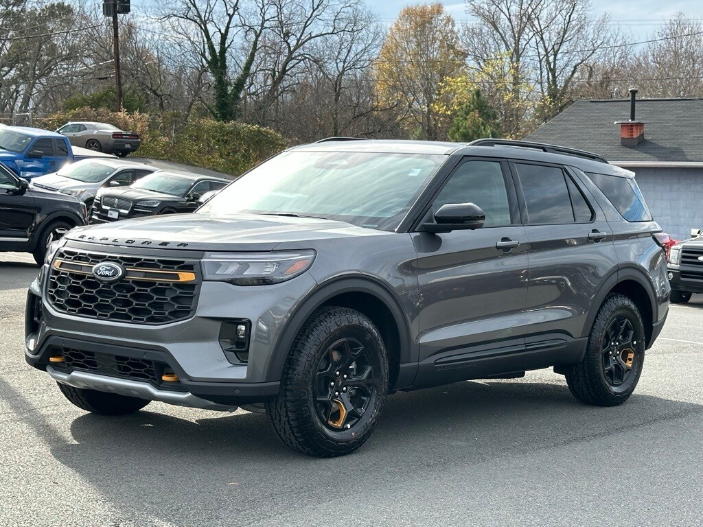 2026 Ford Explorer photo 2