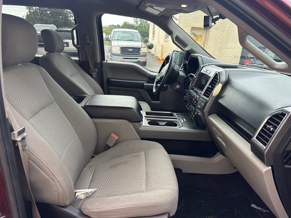 2016 Ford F-150 XLT photo 4