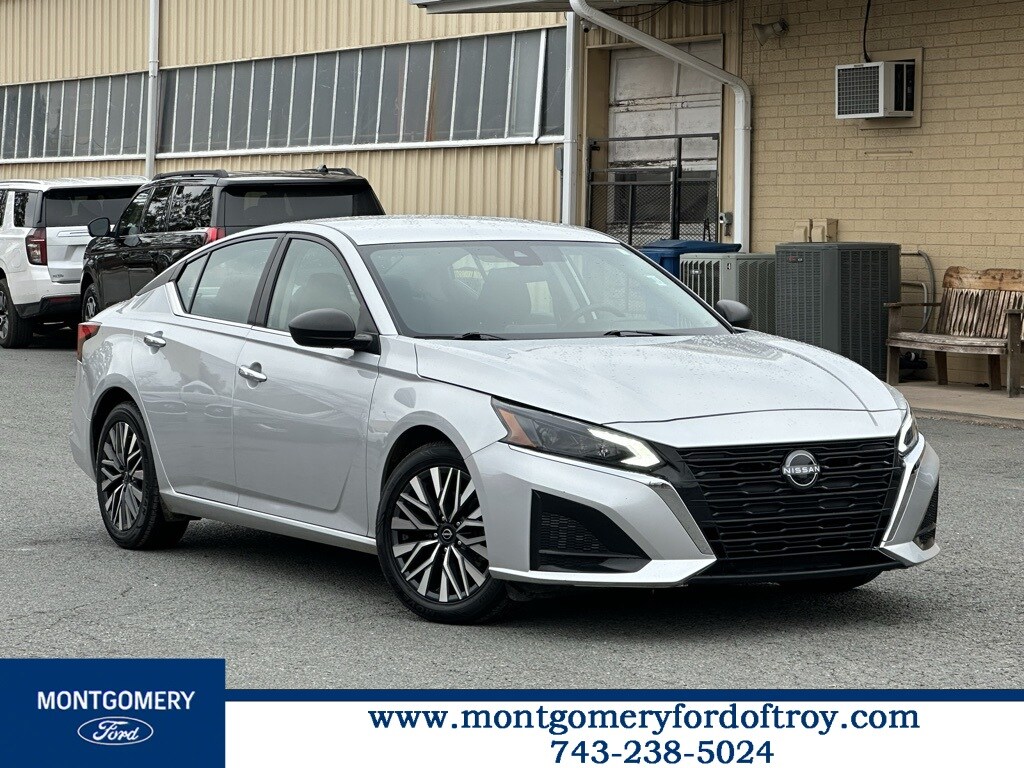 Used 2024 Nissan Altima 2.5 SV Sedan