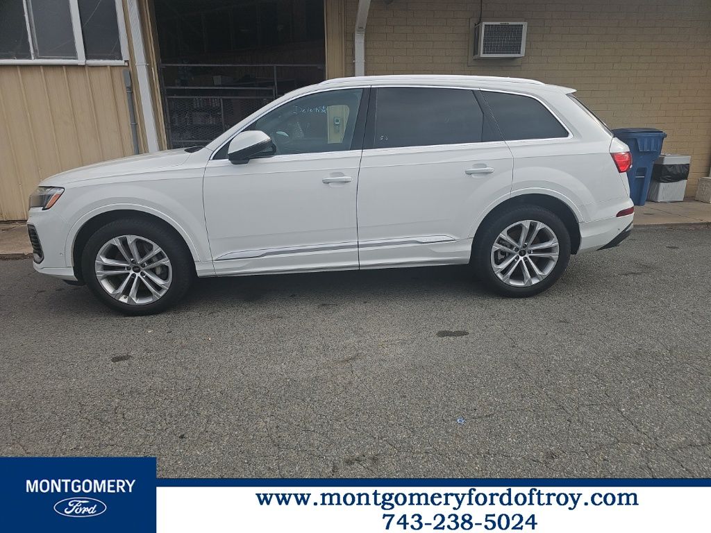 2025 Audi Q7 55 Premium Plus quattro Tiptronic's photo