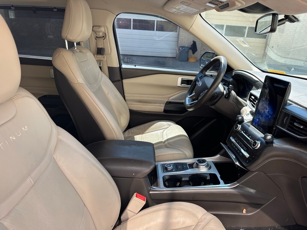 2020 Ford Explorer Platinum photo 3