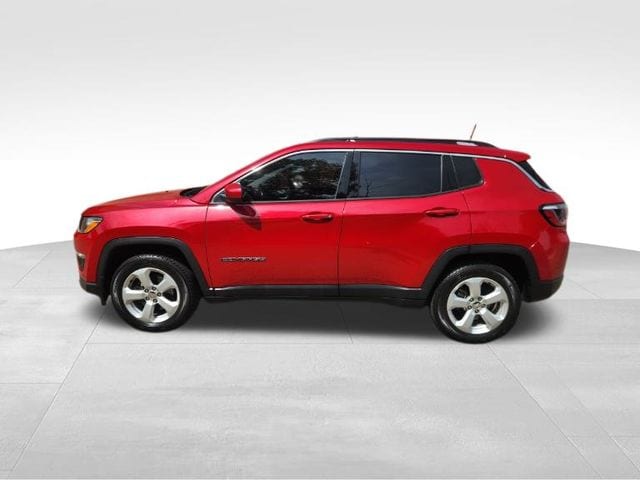 Used 2018 Jeep Compass Latitude with VIN 3C4NJDBB8JT143193 for sale in Akron, OH