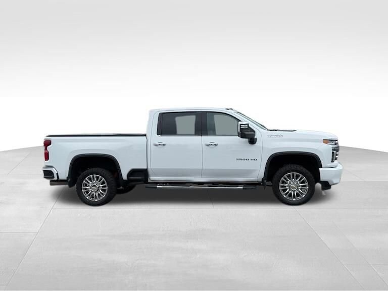 2023 Chevrolet Silverado 3500HD High Country photo 2
