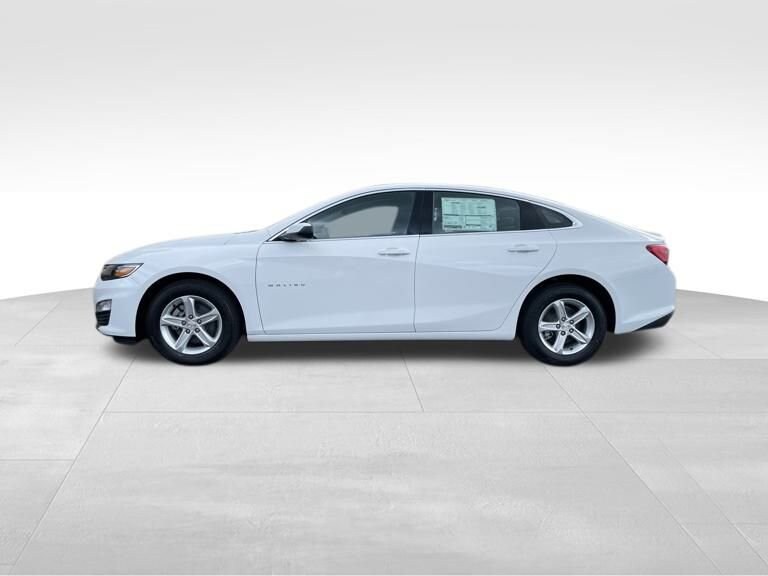 2025 Chevrolet Malibu LS photo 2