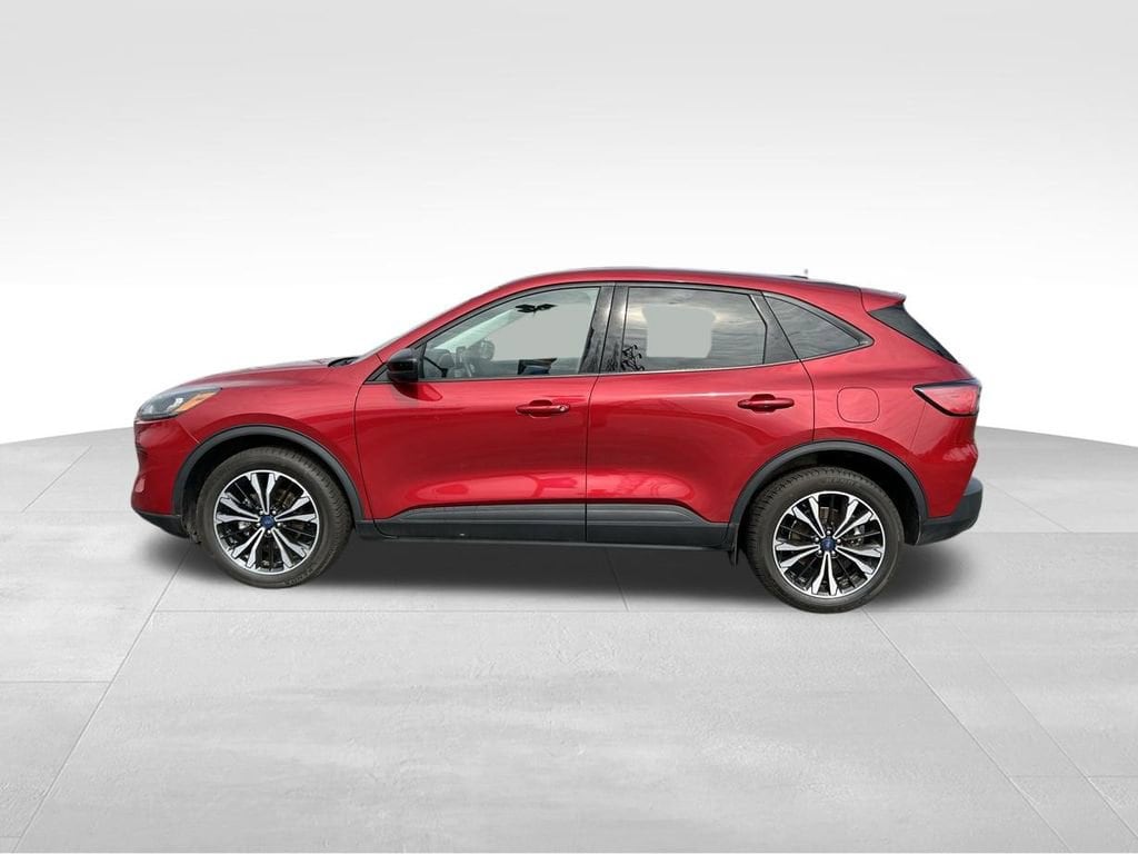 Used 2022 Ford Escape SE with VIN 1FMCU9G65NUB95346 for sale in Ashtabula, OH