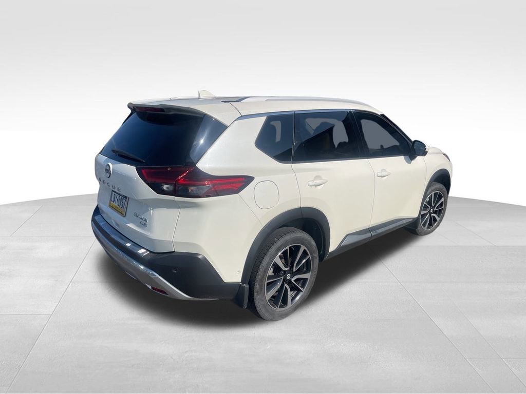 2022 Nissan Rogue Platinum photo 3