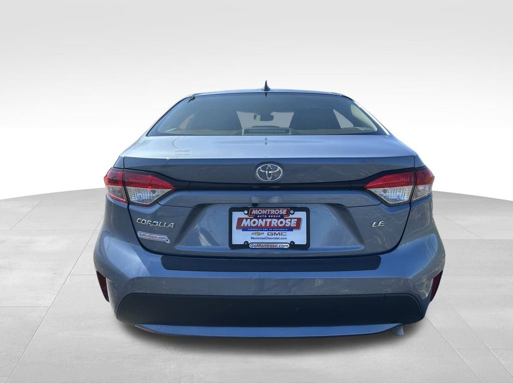 2022 Toyota Corolla LE photo 3
