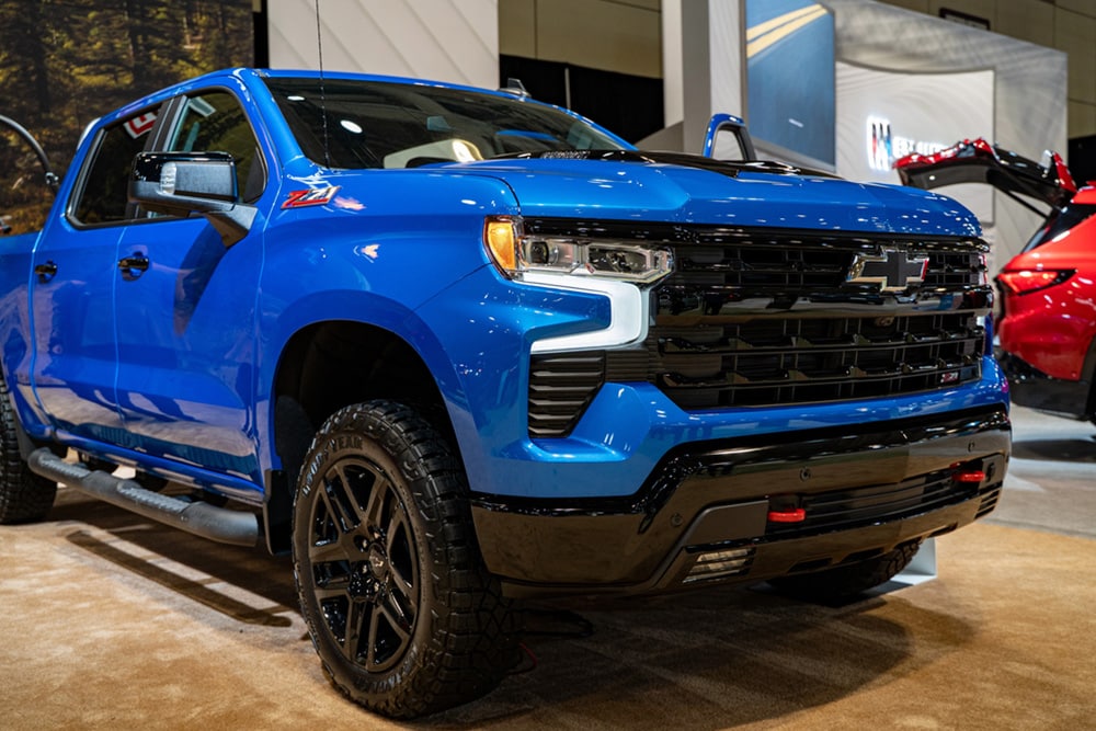 how-to-use-remote-start-in-your-2025-chevy-silverado-img.jpg
