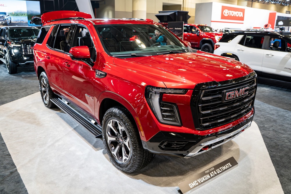2025-chevrolet-tahoe-vs-gmc-yukon-key-differences-to-consider-img.jpg