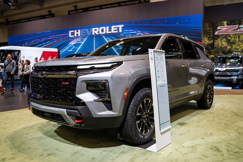 2025-ford-explorer-vs-2024-chevrolet-traverse-which-suv-stands-out-img.jpg