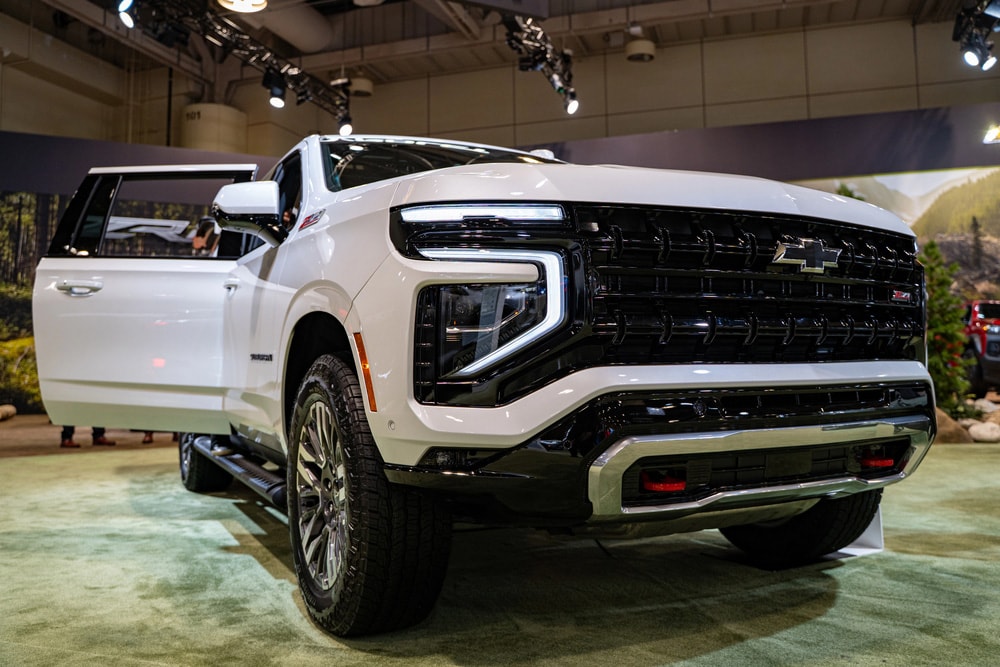 comparing-the-2025-chevy-suburban-and-2024-gmc-yukon-img.jpg