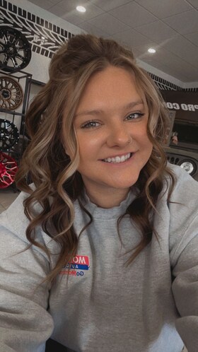 Staff member HANNAH GILLIS from ID_7d94d898b007