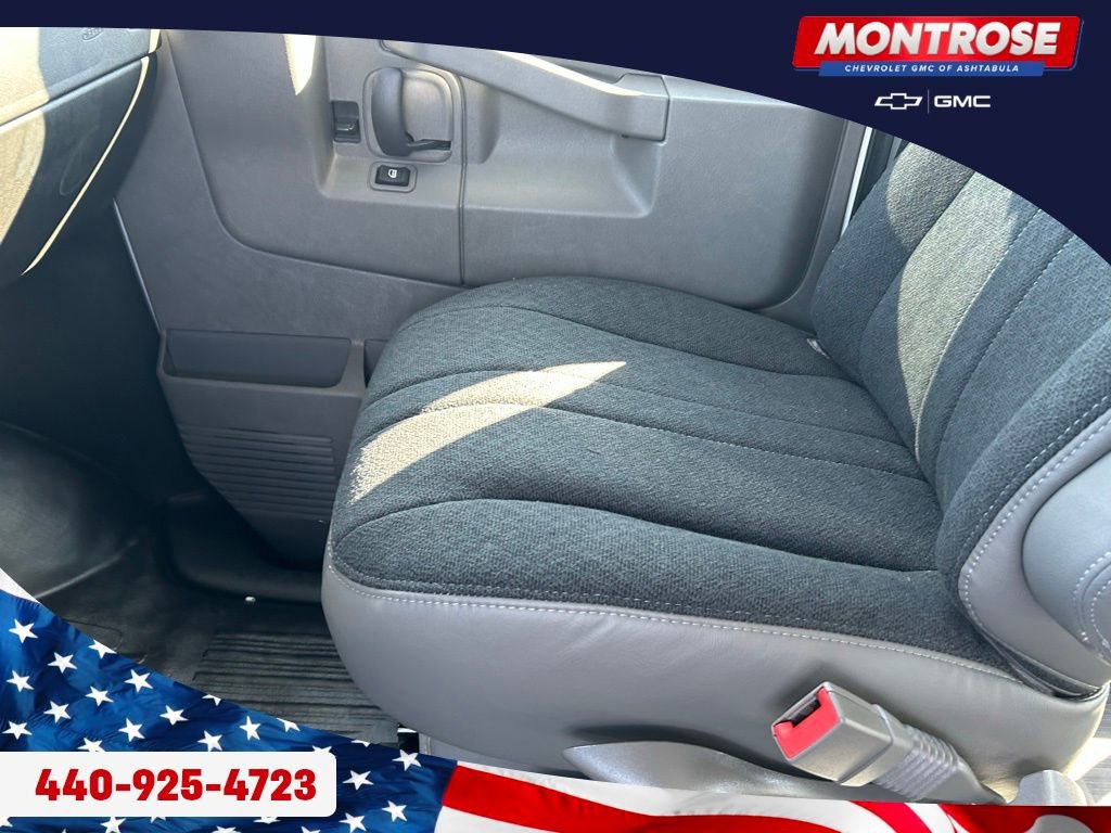 2025 GMC Savana Cargo Work Van - Photo 12