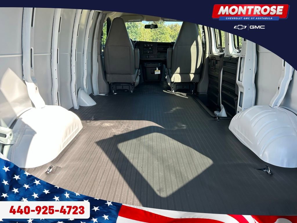 2025 GMC Savana Cargo Work Van - Photo 21