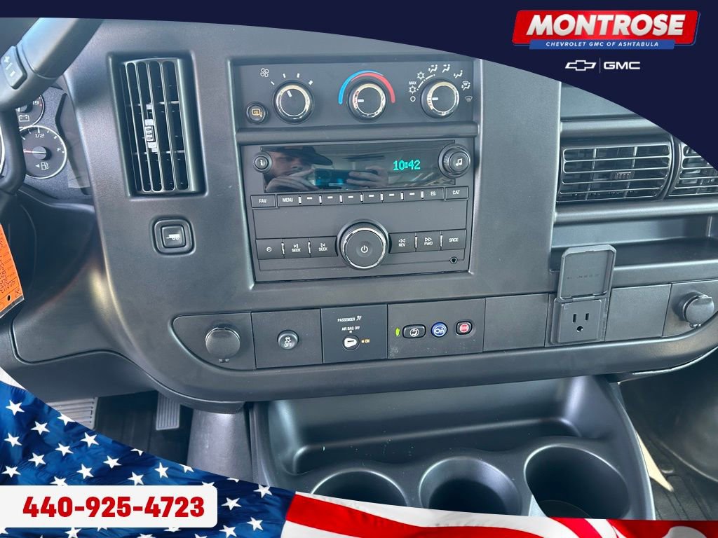 2025 GMC Savana Cargo Work Van - Photo 17