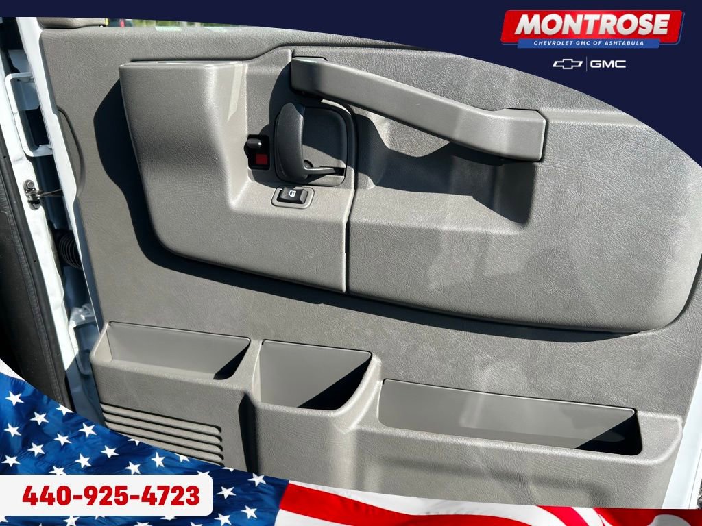 2025 GMC Savana Cargo Work Van - Photo 23