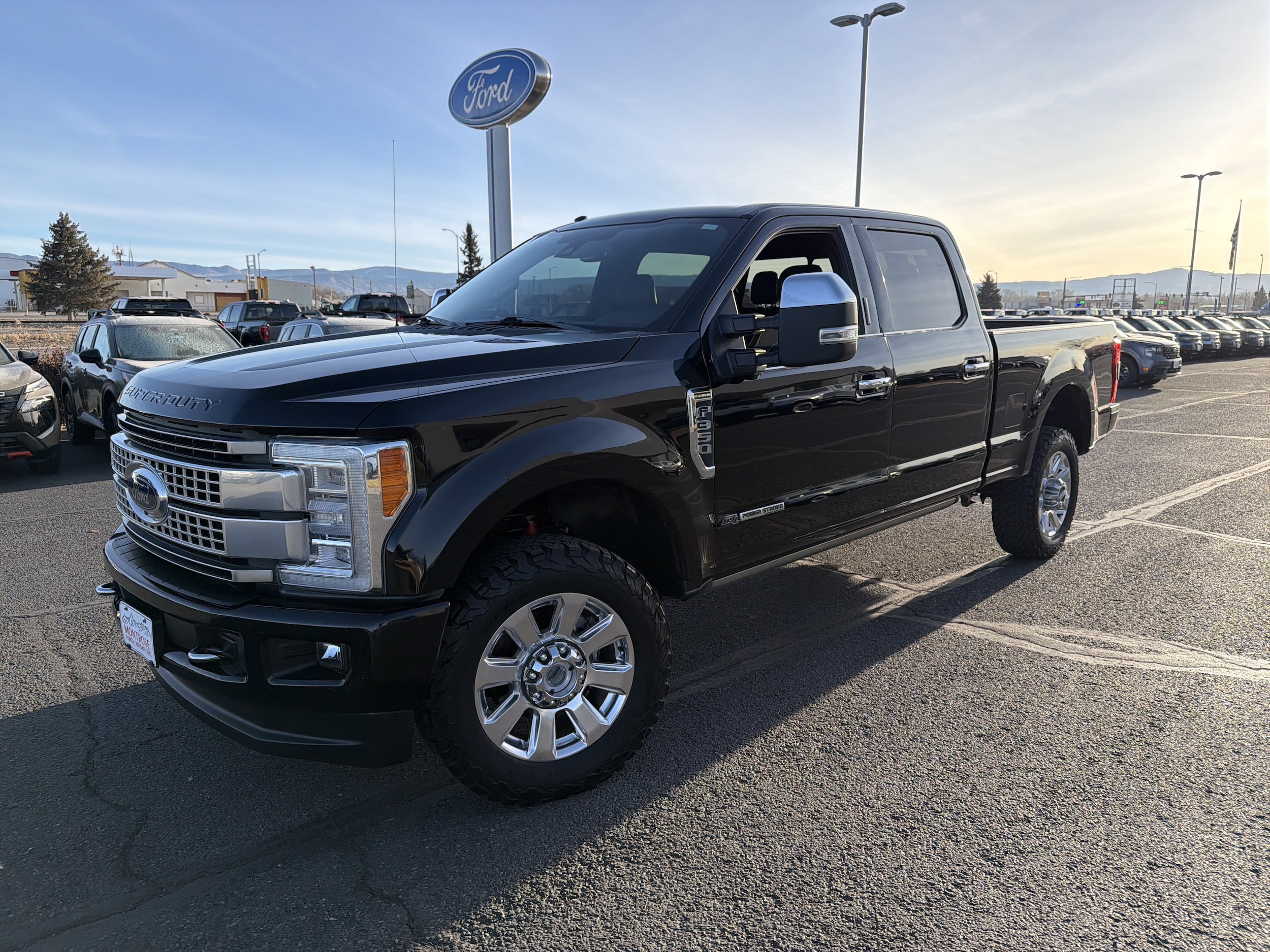 2017 Ford F-350 Truck Crew Cab 