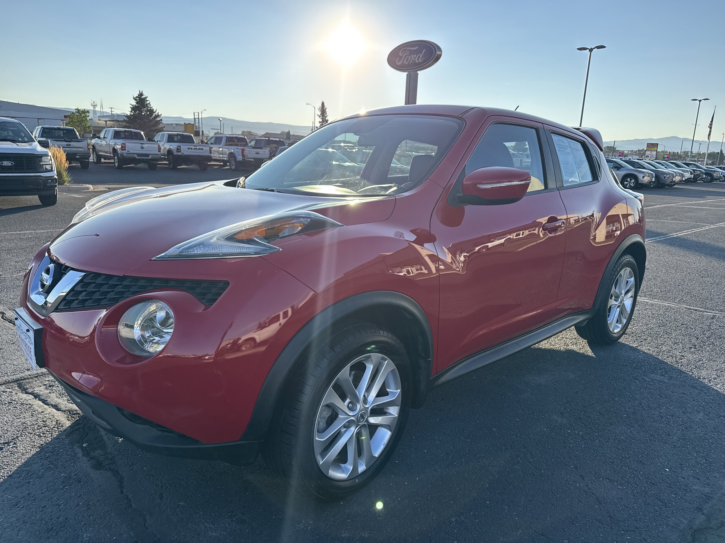 2016 Nissan Juke S photo 3