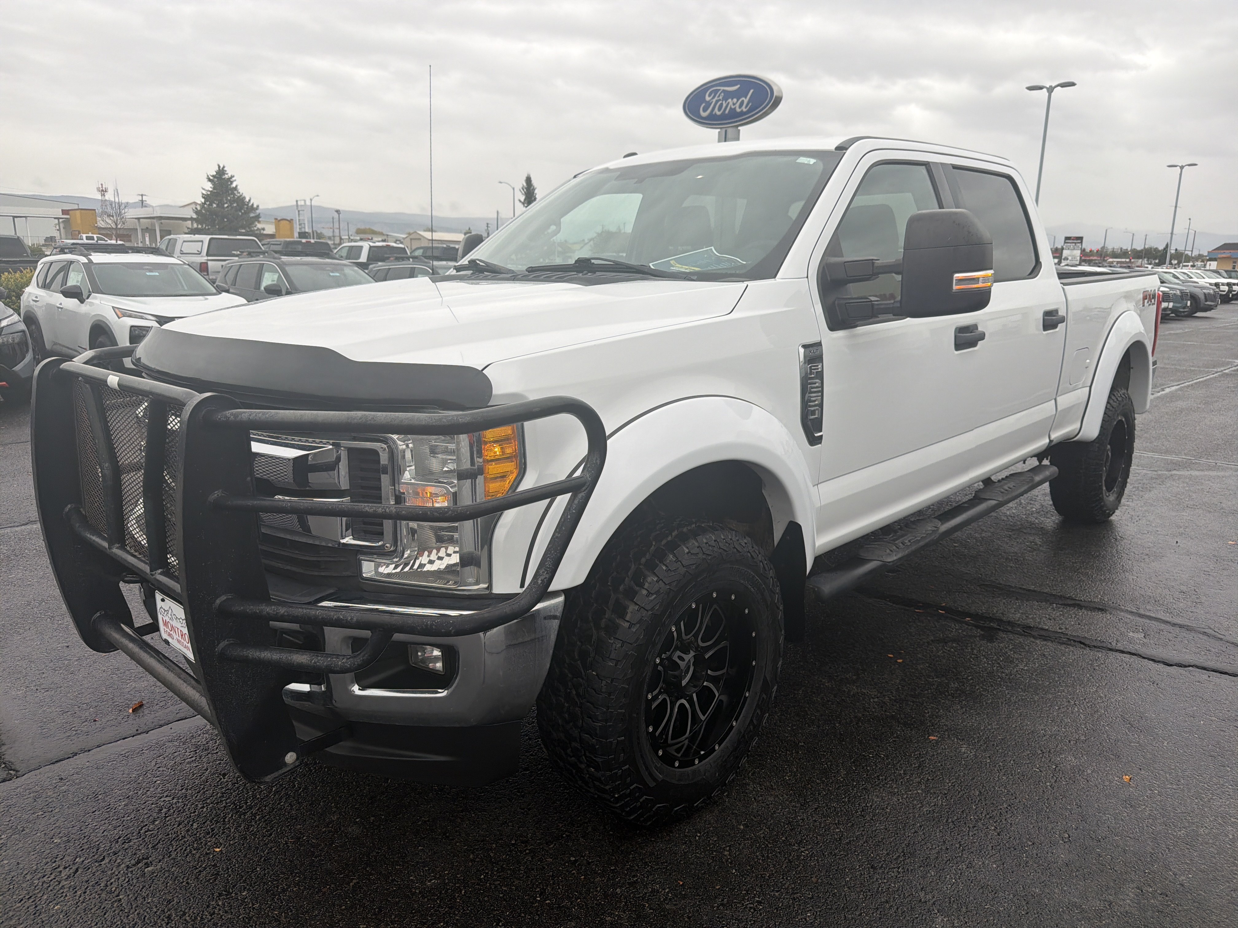 2017 Ford F-250 Truck Crew Cab 
