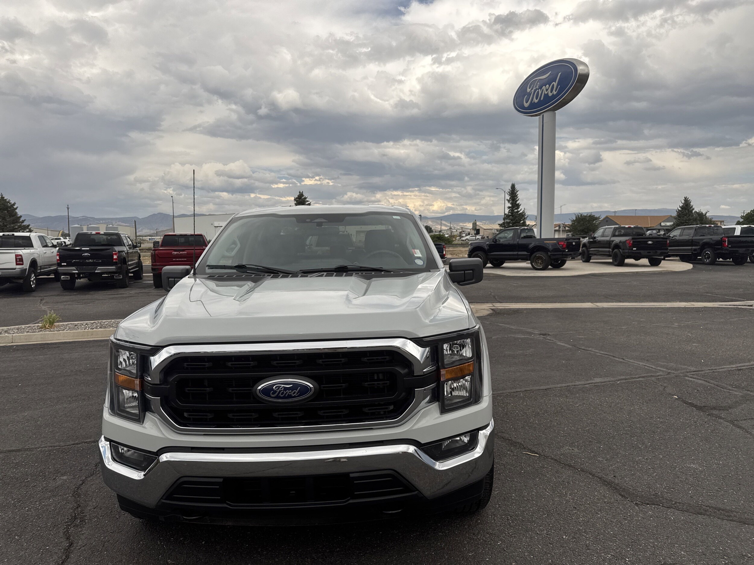 2023 Ford F-150 photo 2