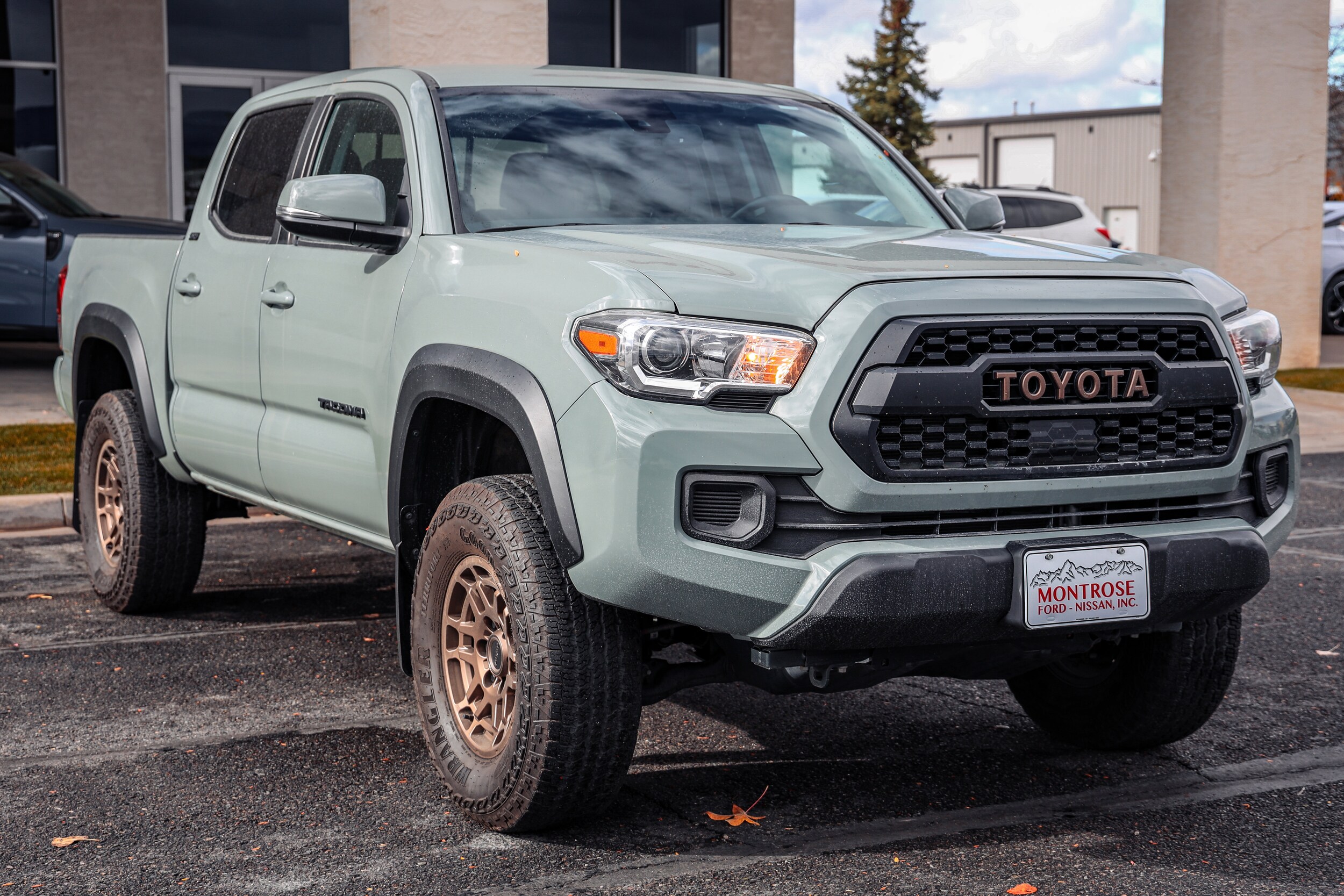 2023 Toyota Tacoma Trail Edition V6 photo 3
