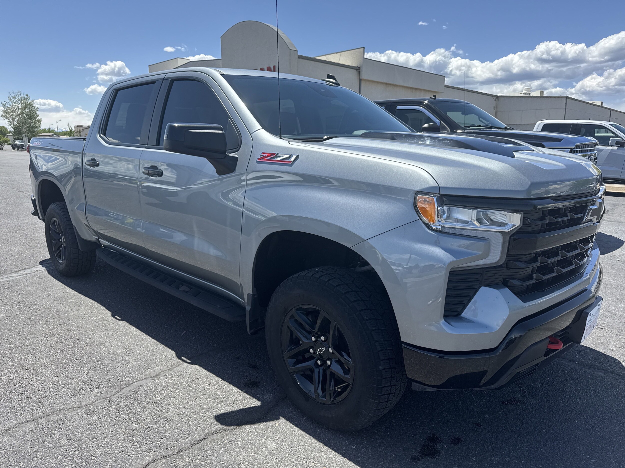 2023 Chevrolet Silverado 1500 LT Trail Boss photo 3
