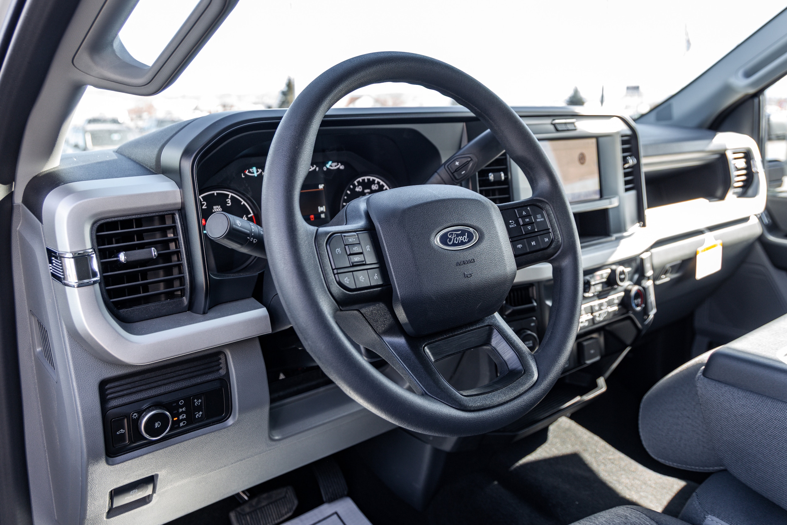 2026 Ford F-350 Super Duty XL - Photo 10