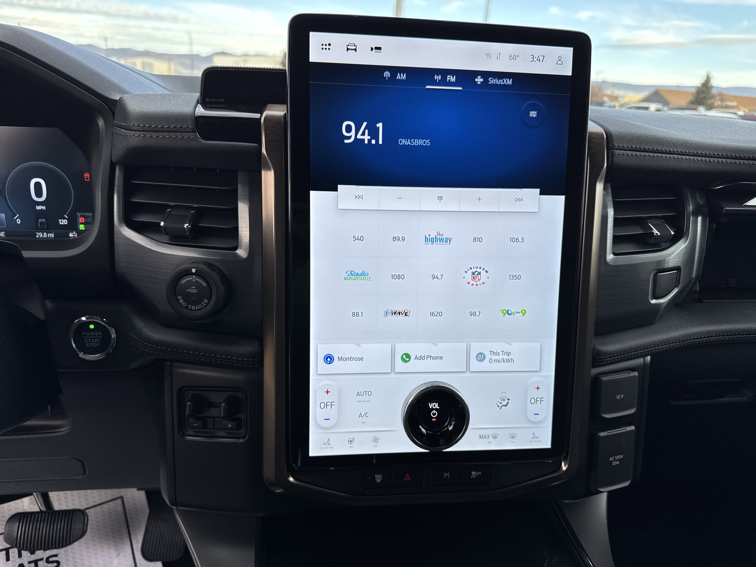 2025 Ford F-150 Lightning Lariat - Photo 13