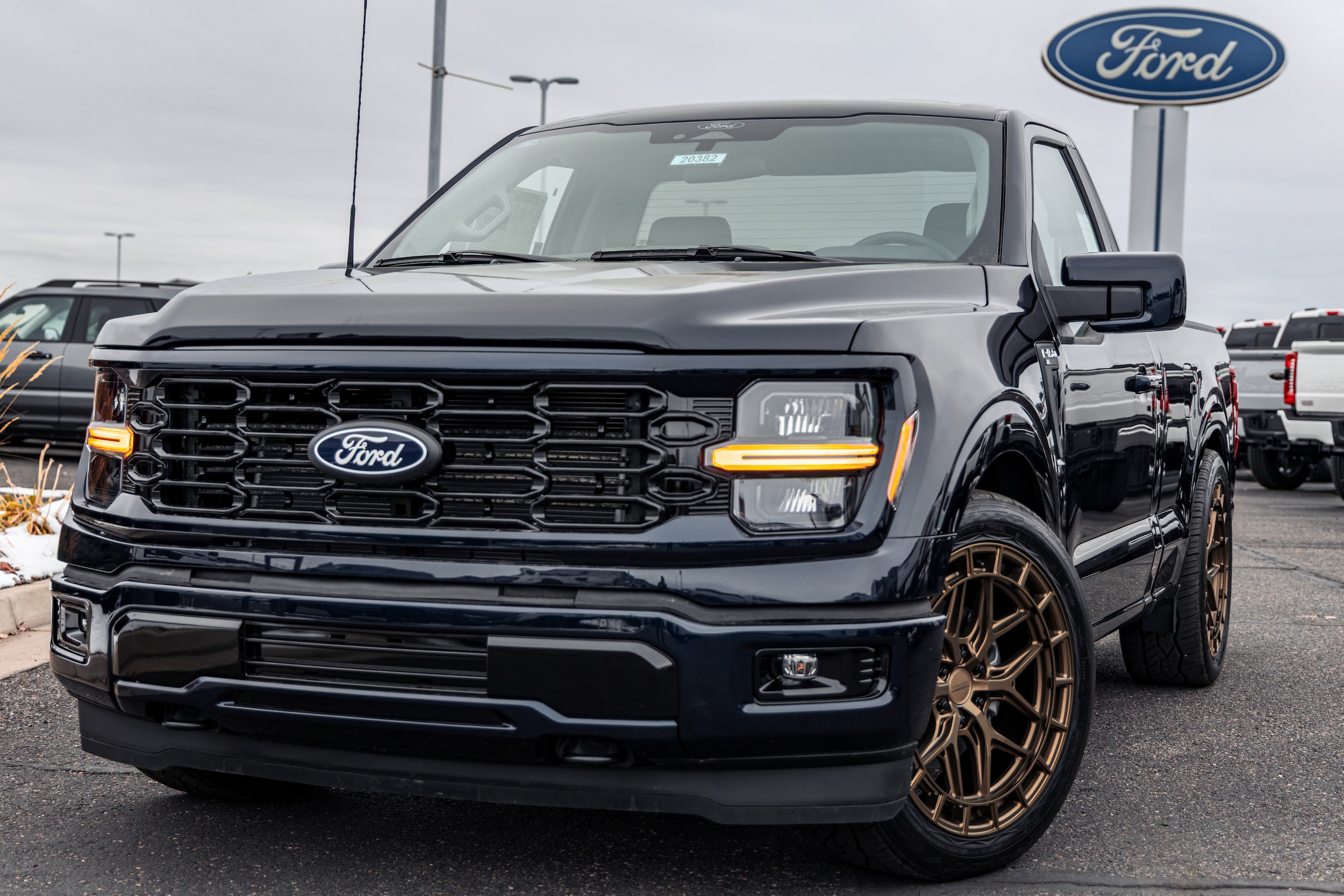 2025 Ford F-150 XL's photo