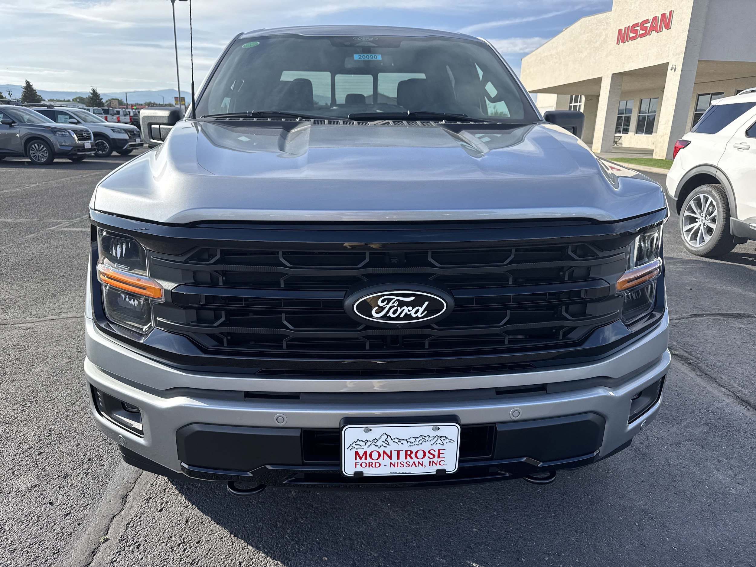 2025 Ford F-150 XLT - Photo 2