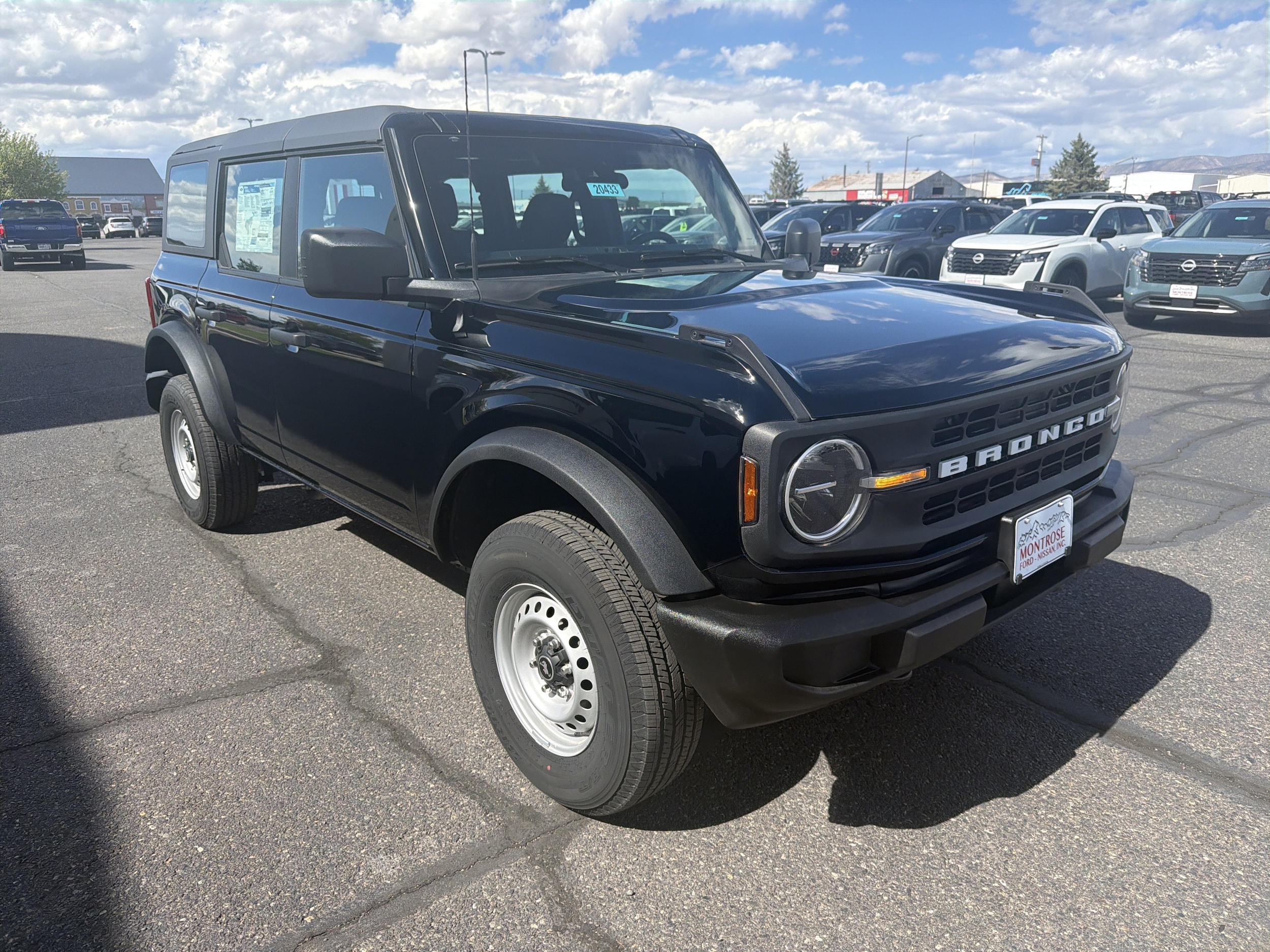 2025 Ford Bronco 4-Door Base - Photo 13