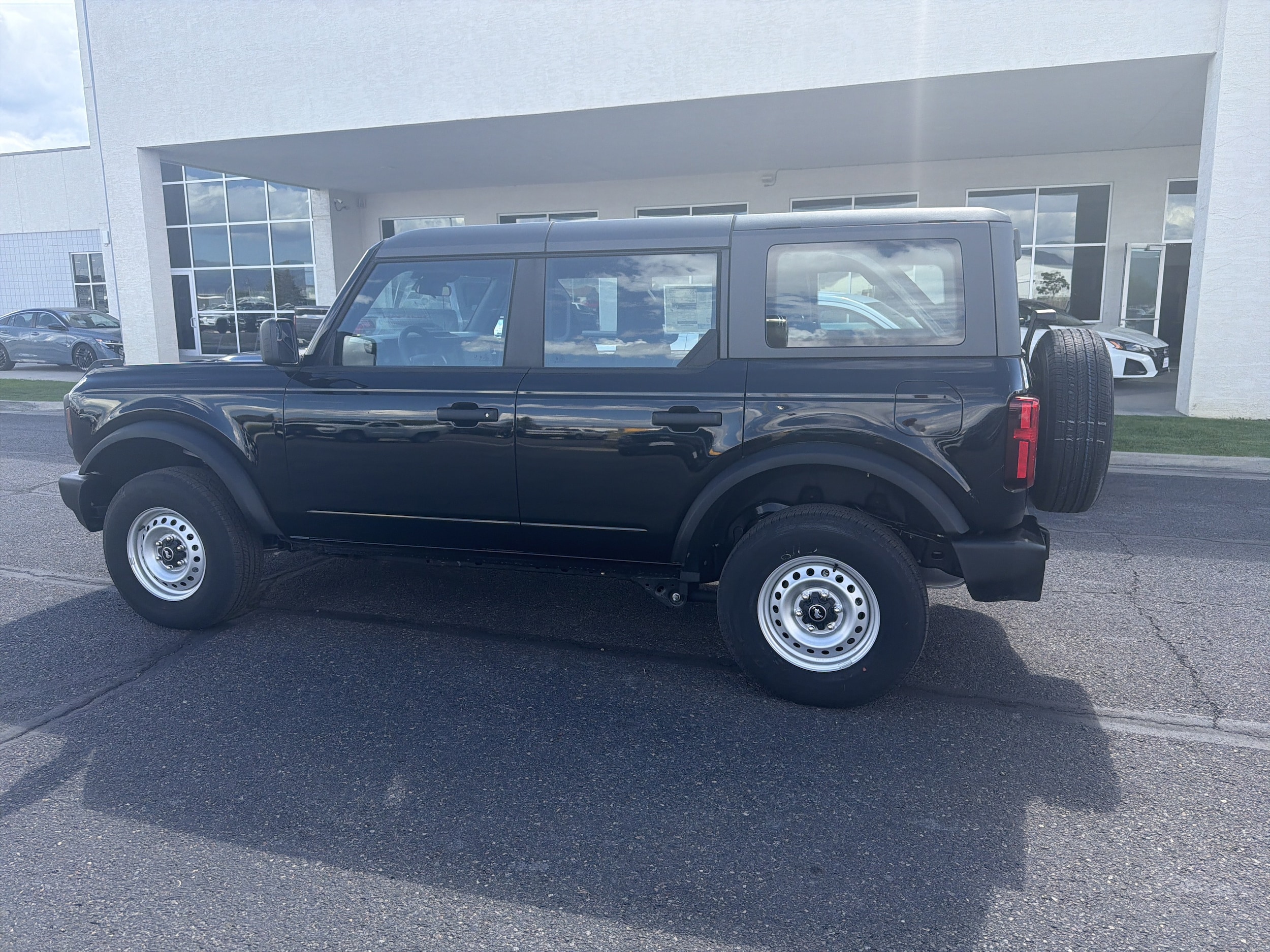 2025 Ford Bronco 4-Door Base - Photo 18