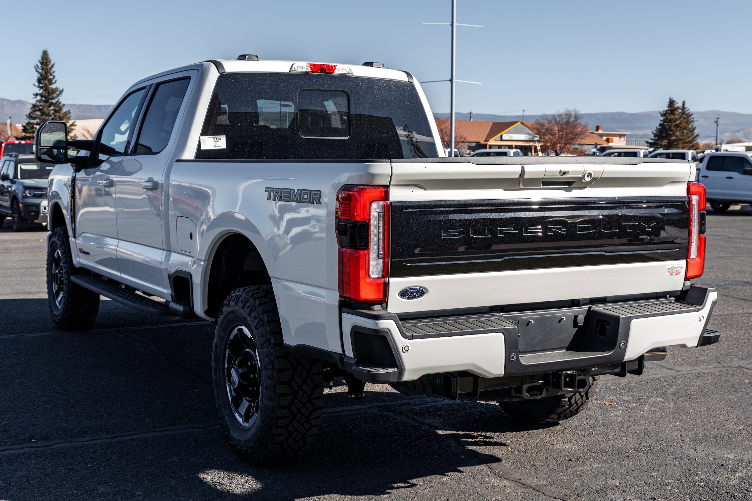 2026 Ford F-350 Super Duty Platinum - Photo 6