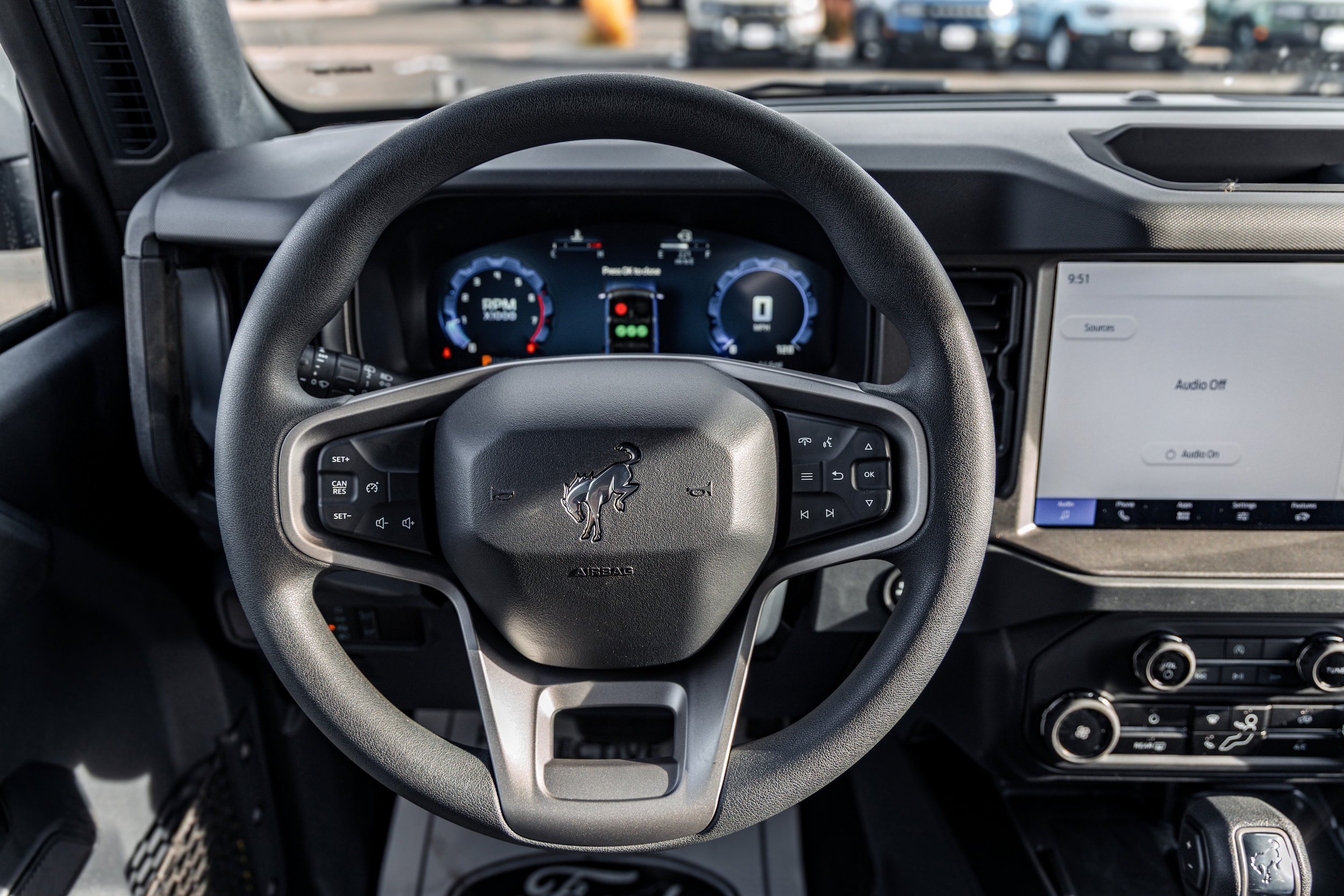 2025 Ford Bronco 4-Door Base - Photo 10
