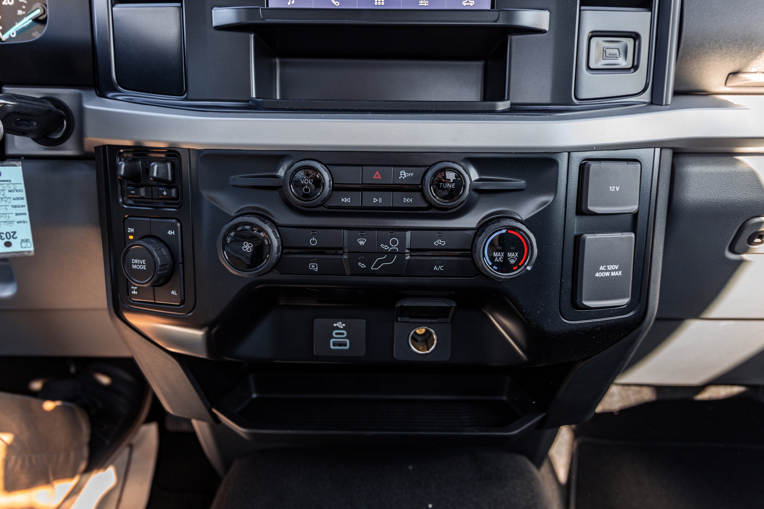 2026 Ford F-350 Super Duty XLT - Photo 11