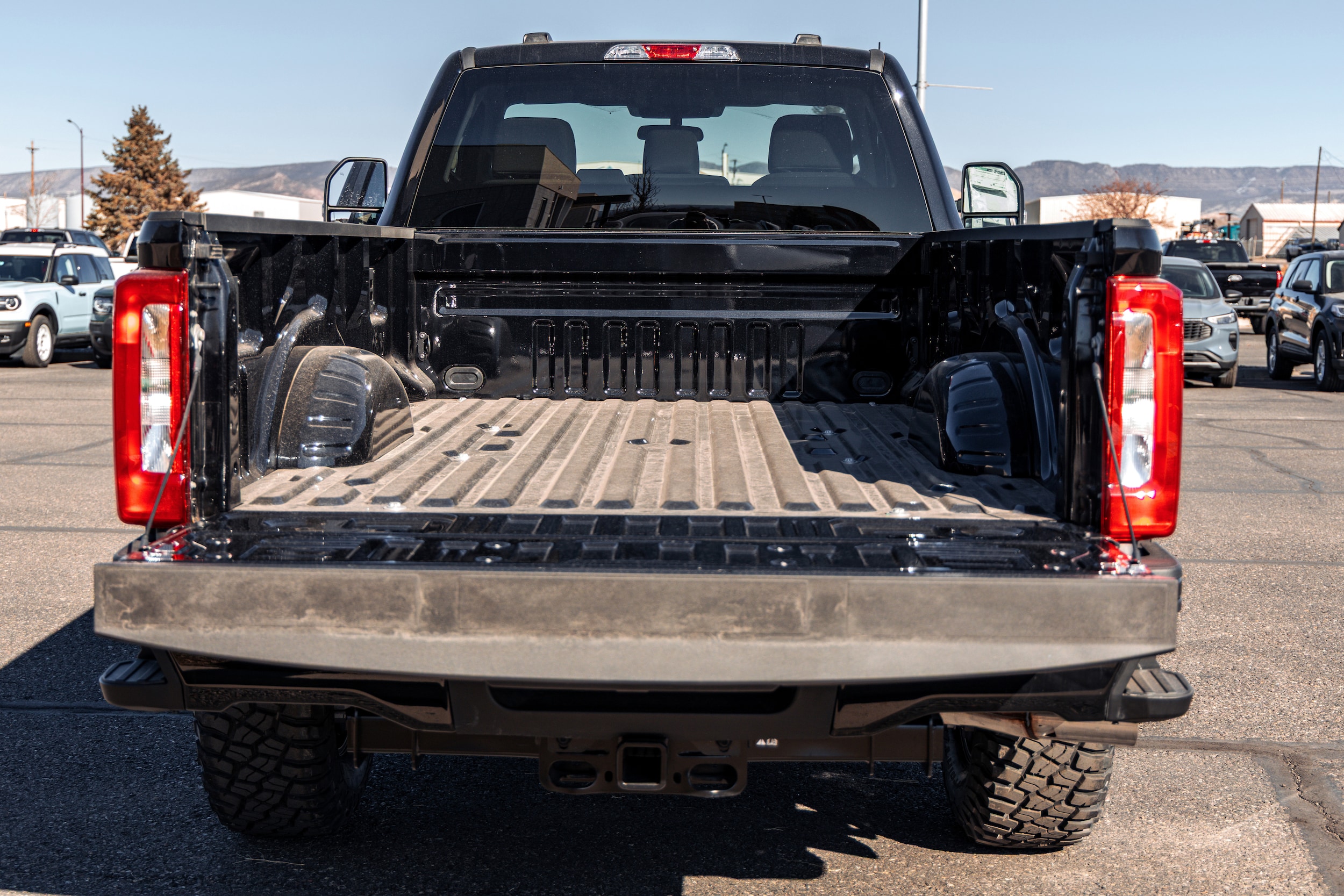 2026 Ford F-350 Super Duty XLT - Photo 6