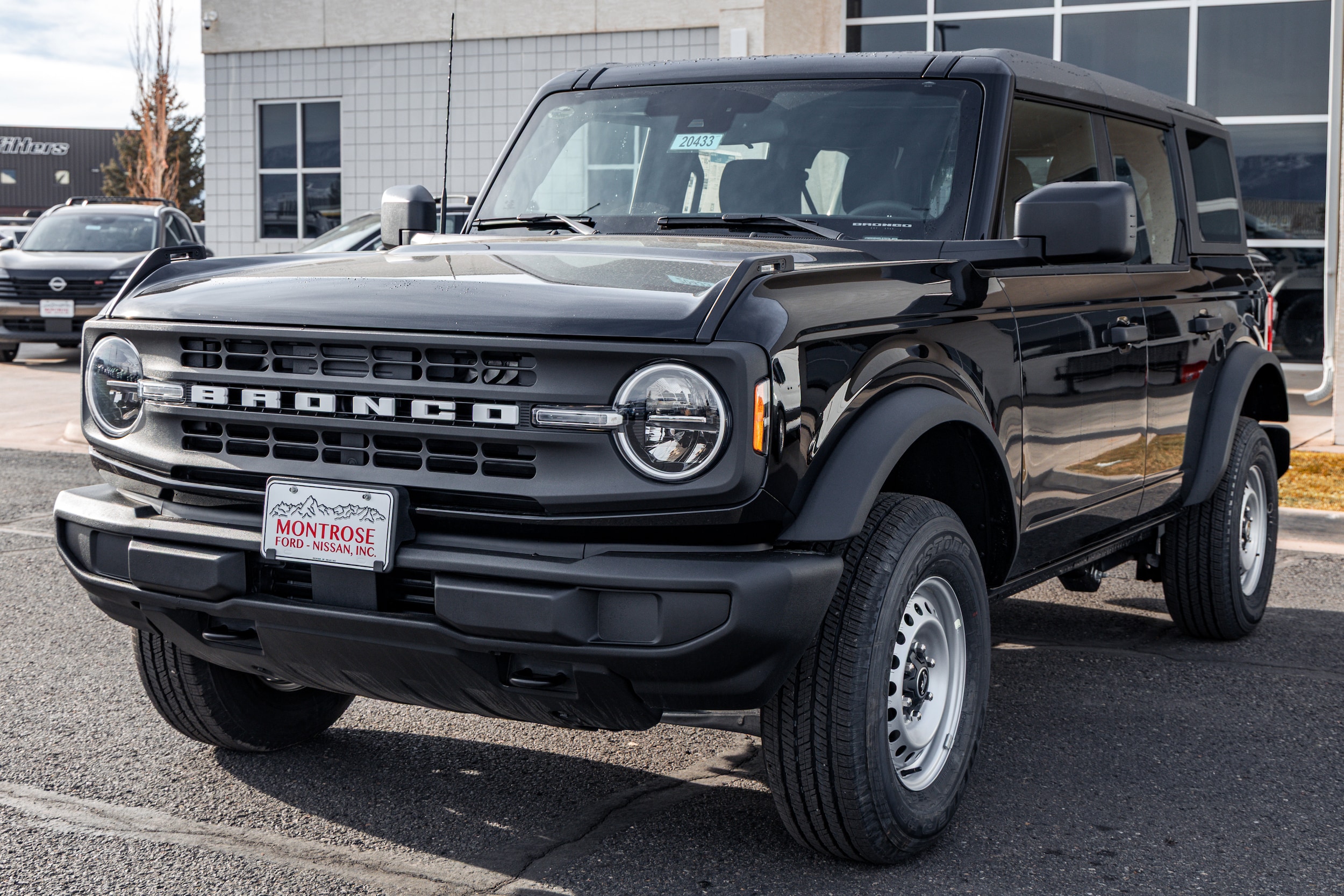 2025 Ford Bronco 4-Door Base's photo