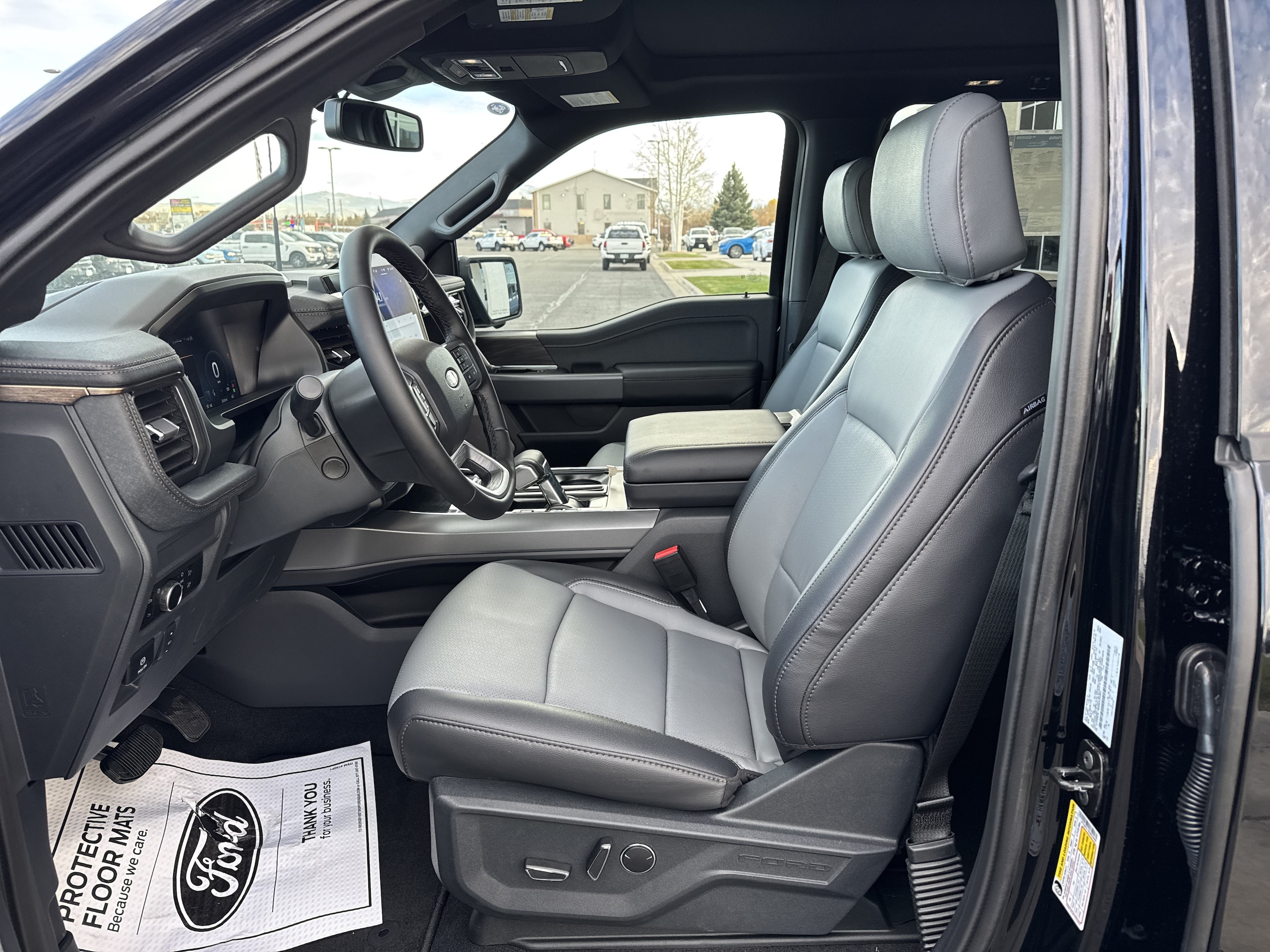 2025 Ford F-150 Lightning Lariat - Photo 10