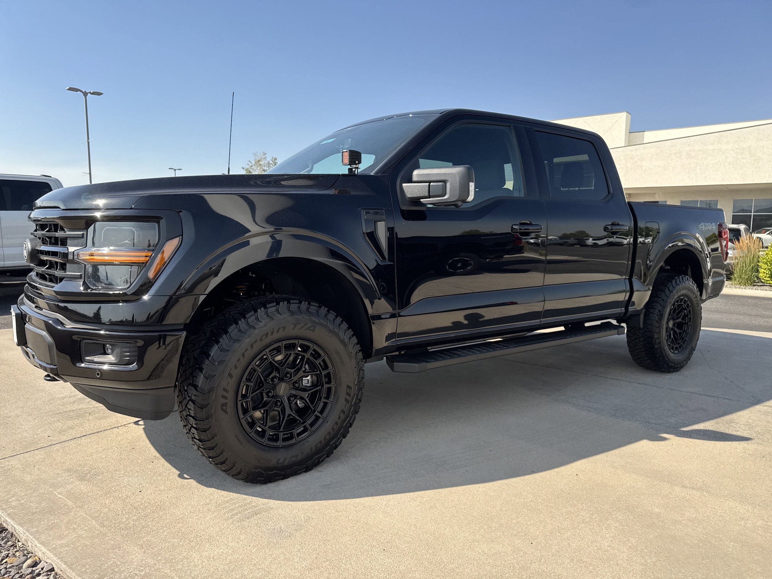 2025 Ford F-150 XLT - Photo 6