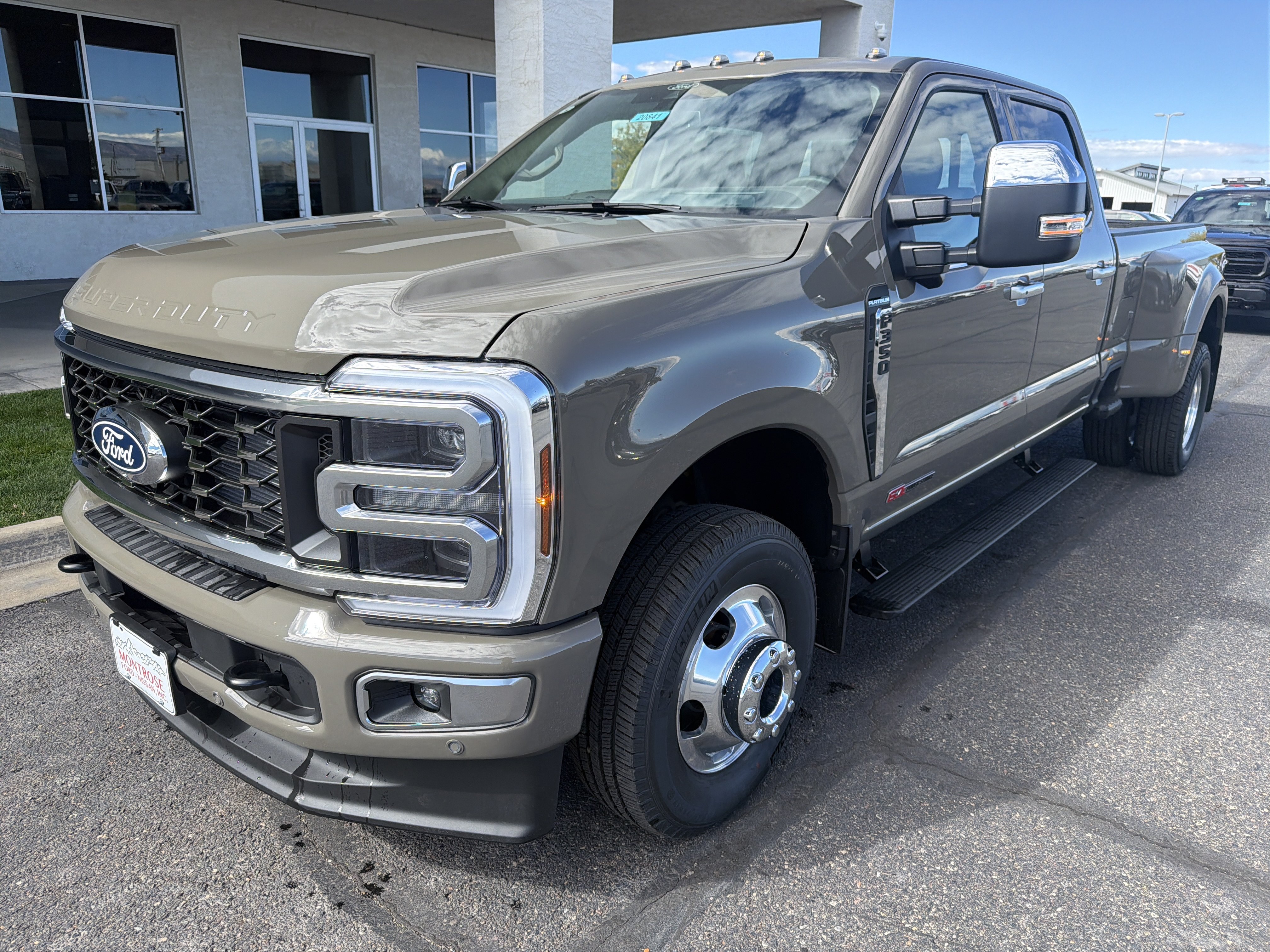 2027 Ford F-350 Platinum Truck