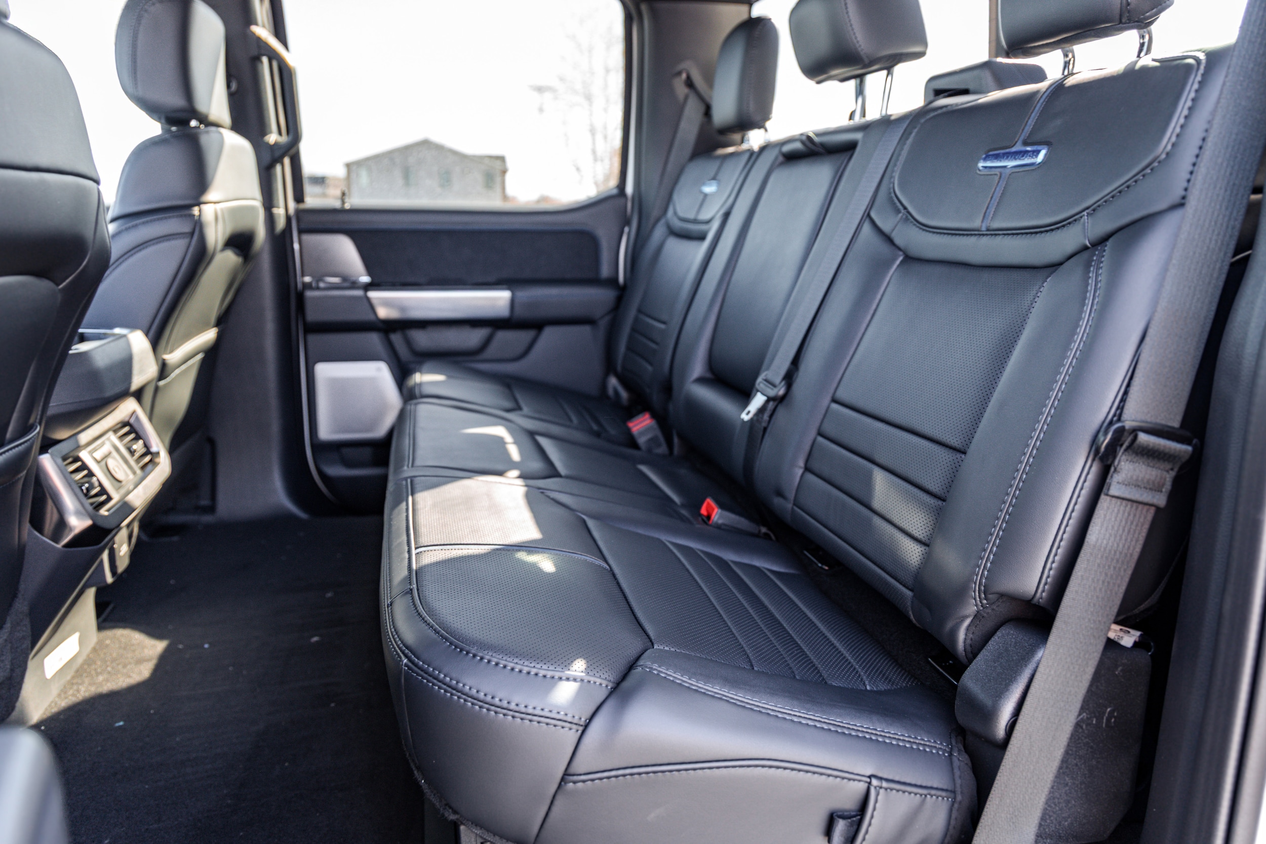 2026 Ford F-350 Super Duty Platinum - Photo 12