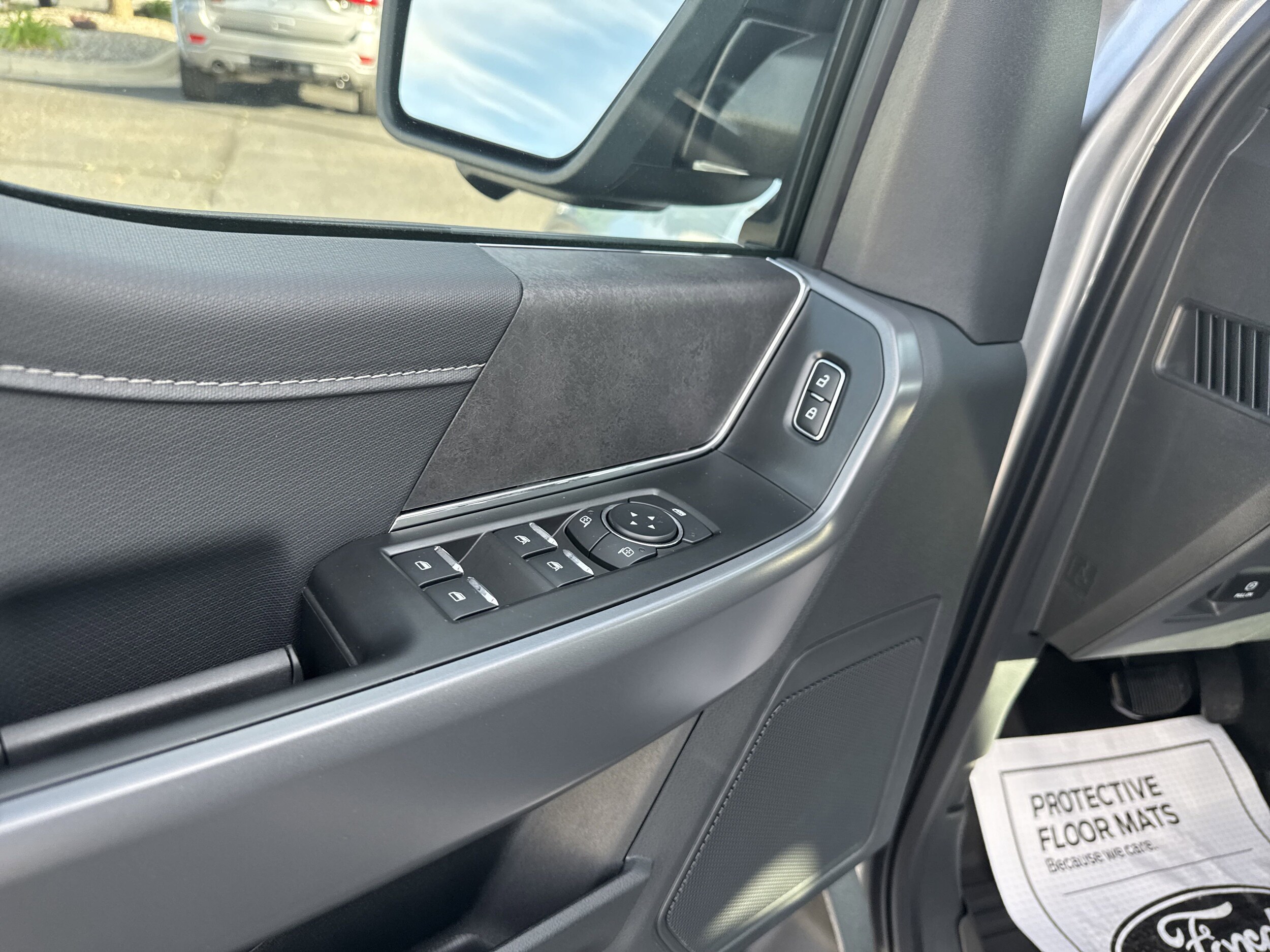 2025 Ford F-150 XLT - Photo 10