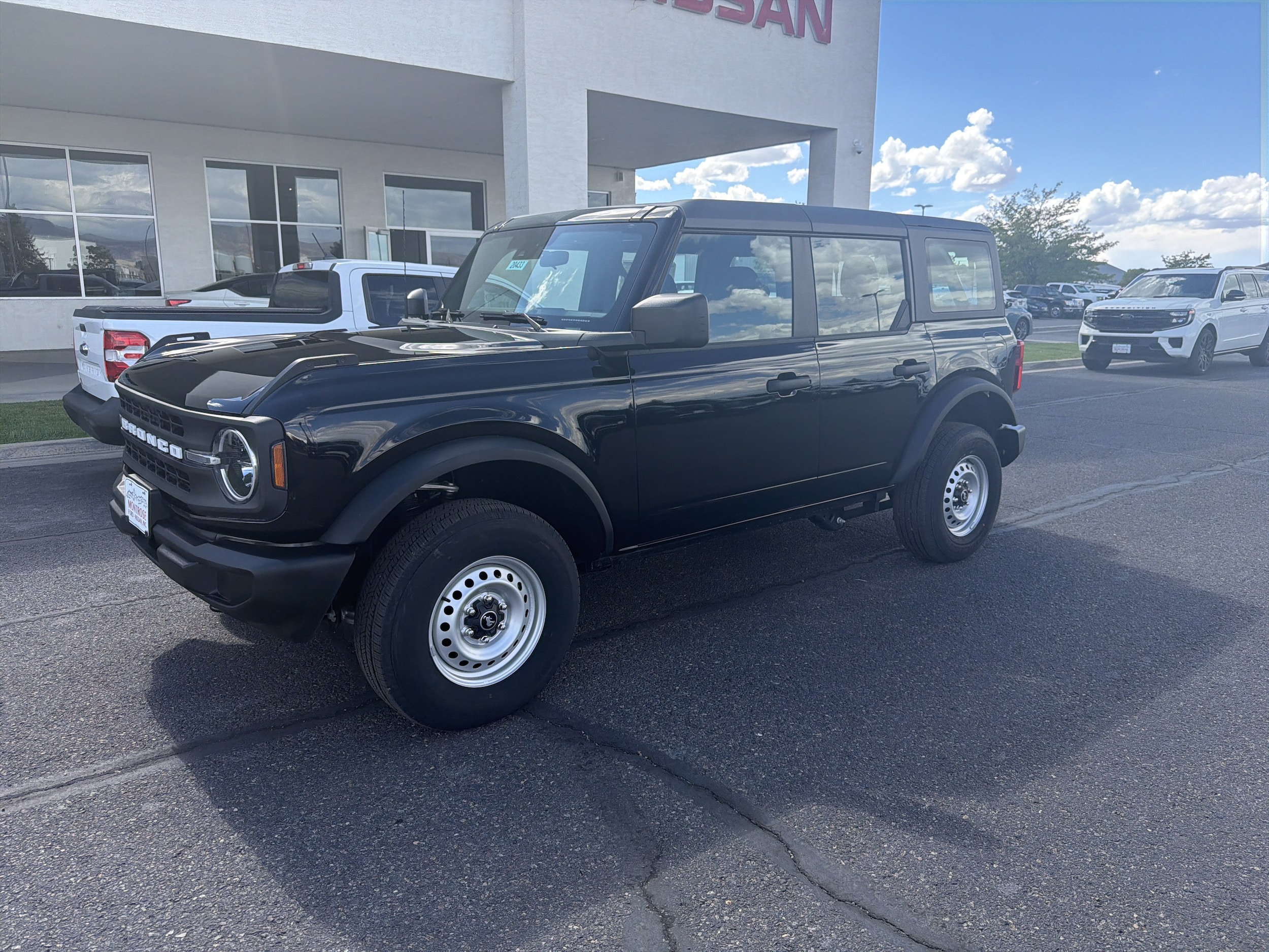 2025 Ford Bronco 4-Door Base - Photo 19