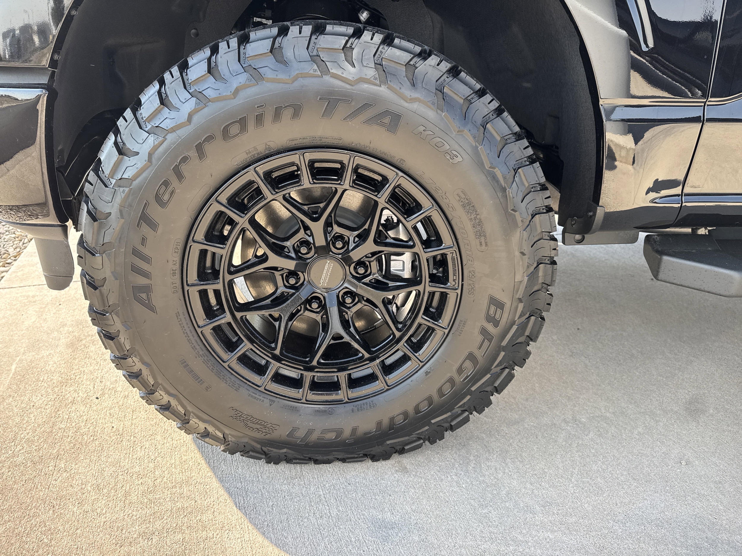 2025 Ford F-150 XLT - Photo 8