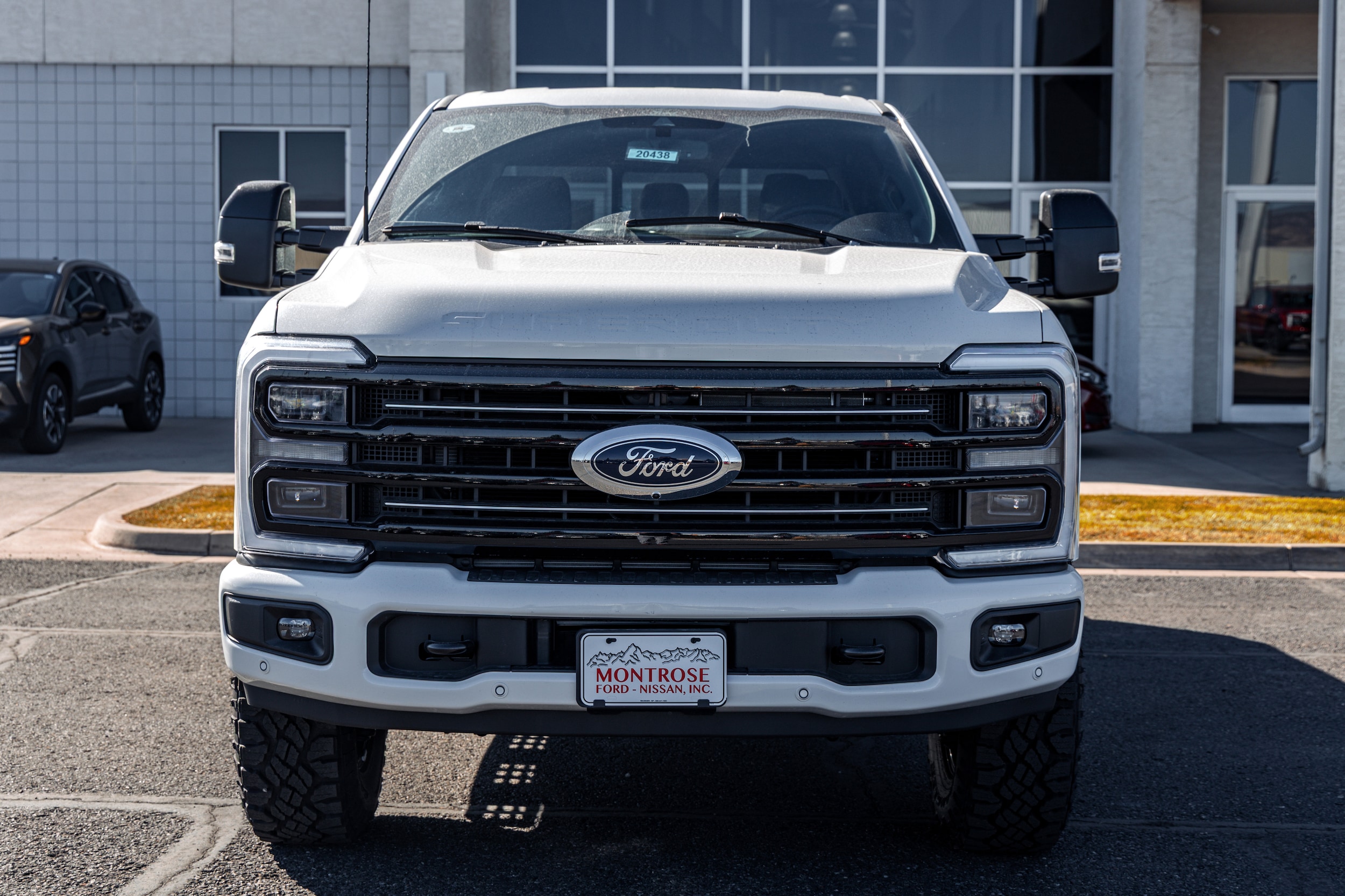 2026 Ford F-350 Super Duty Platinum - Photo 2
