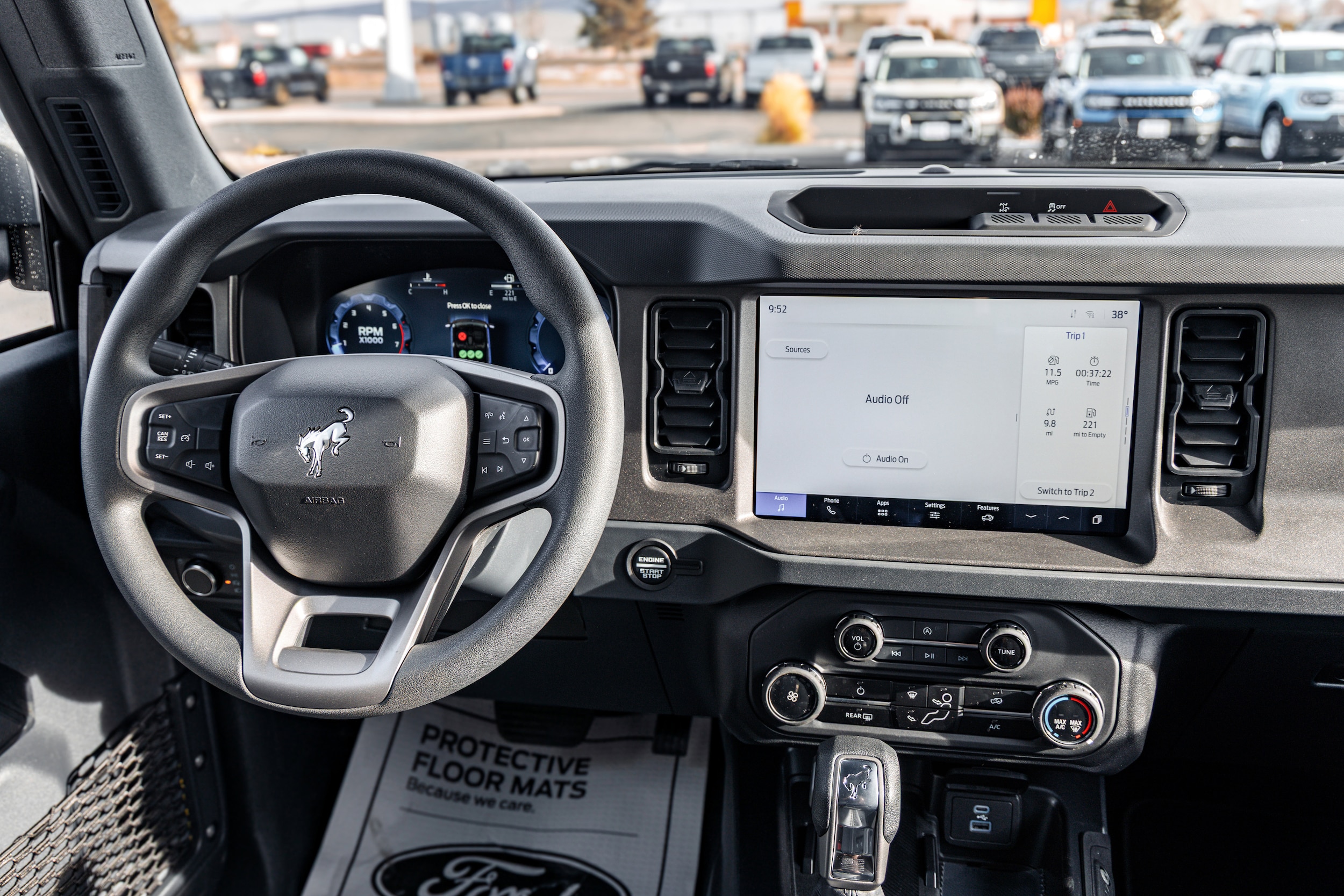 2025 Ford Bronco 4-Door Base - Photo 11