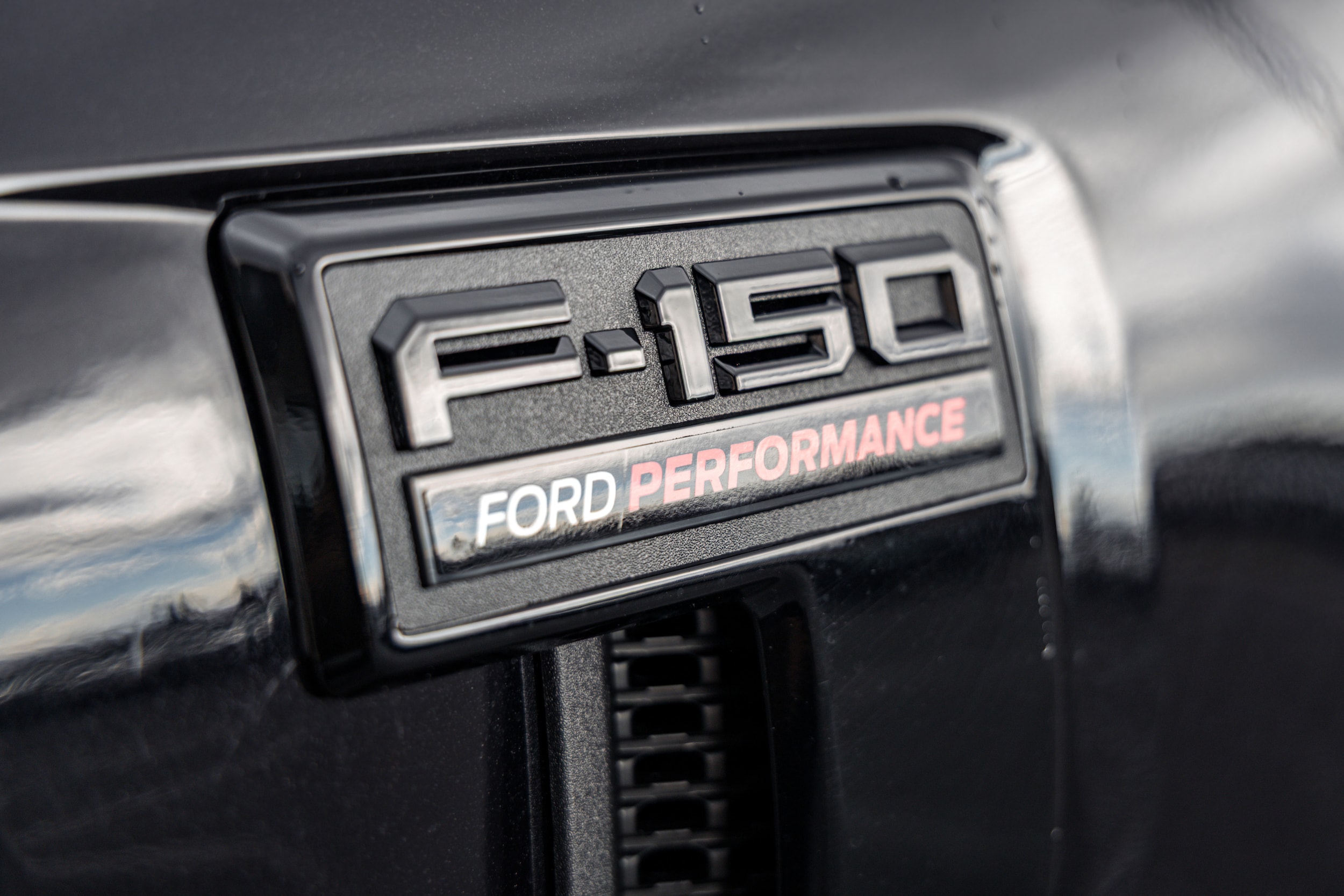 2025 Ford F-150 STX - Photo 8