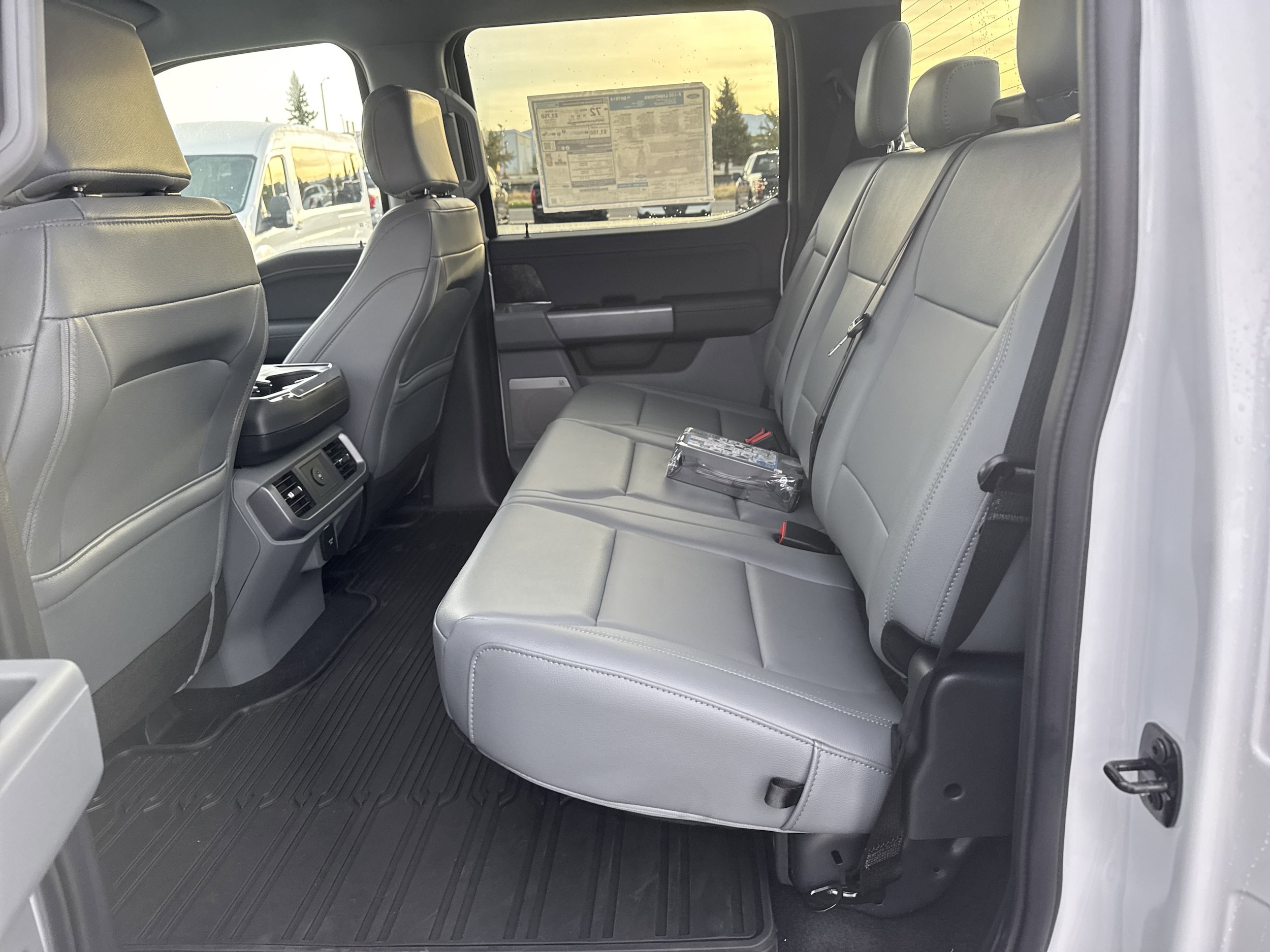 2025 Ford F-150 Lightning Flash - Photo 9