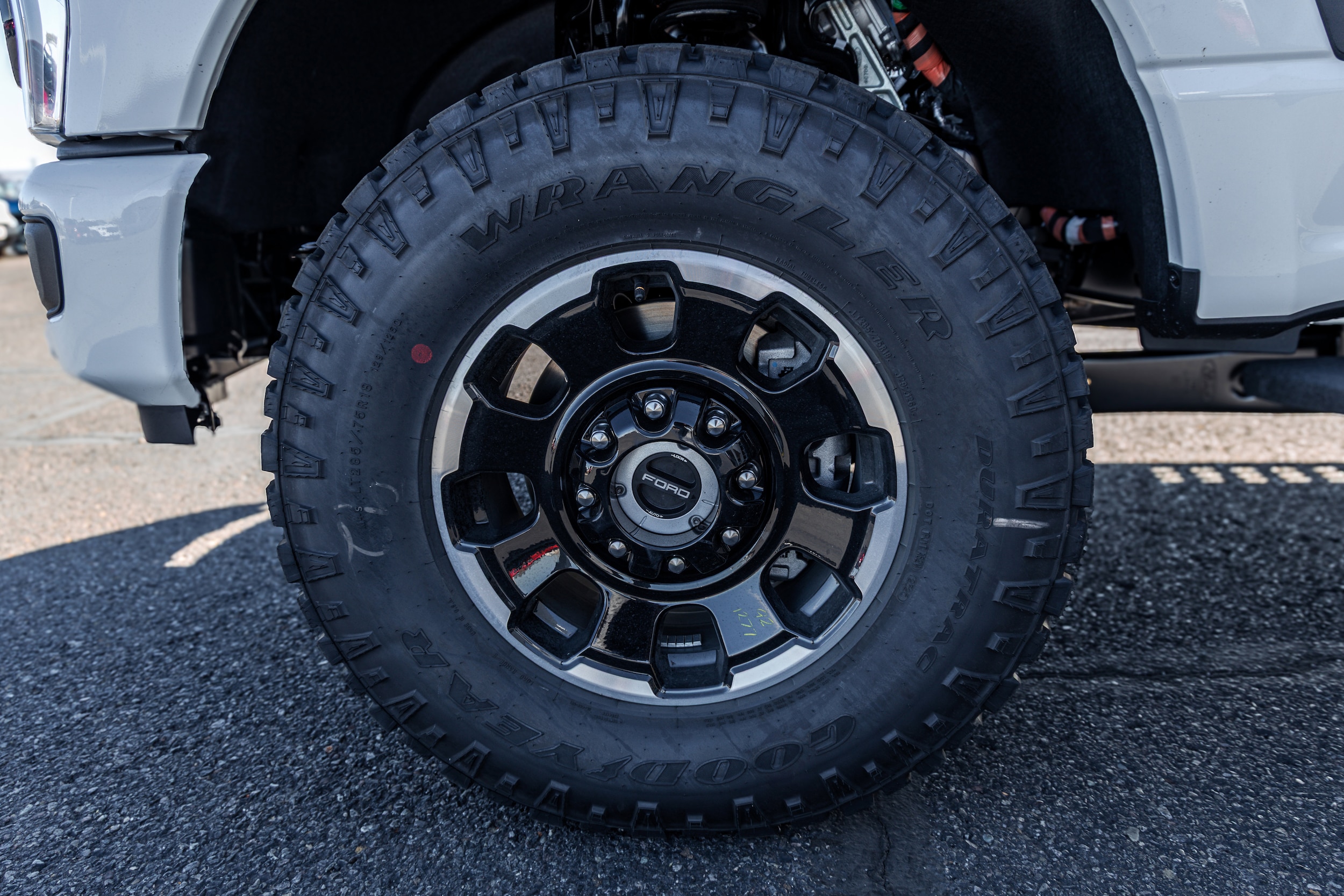 2026 Ford F-350 Super Duty Platinum - Photo 8